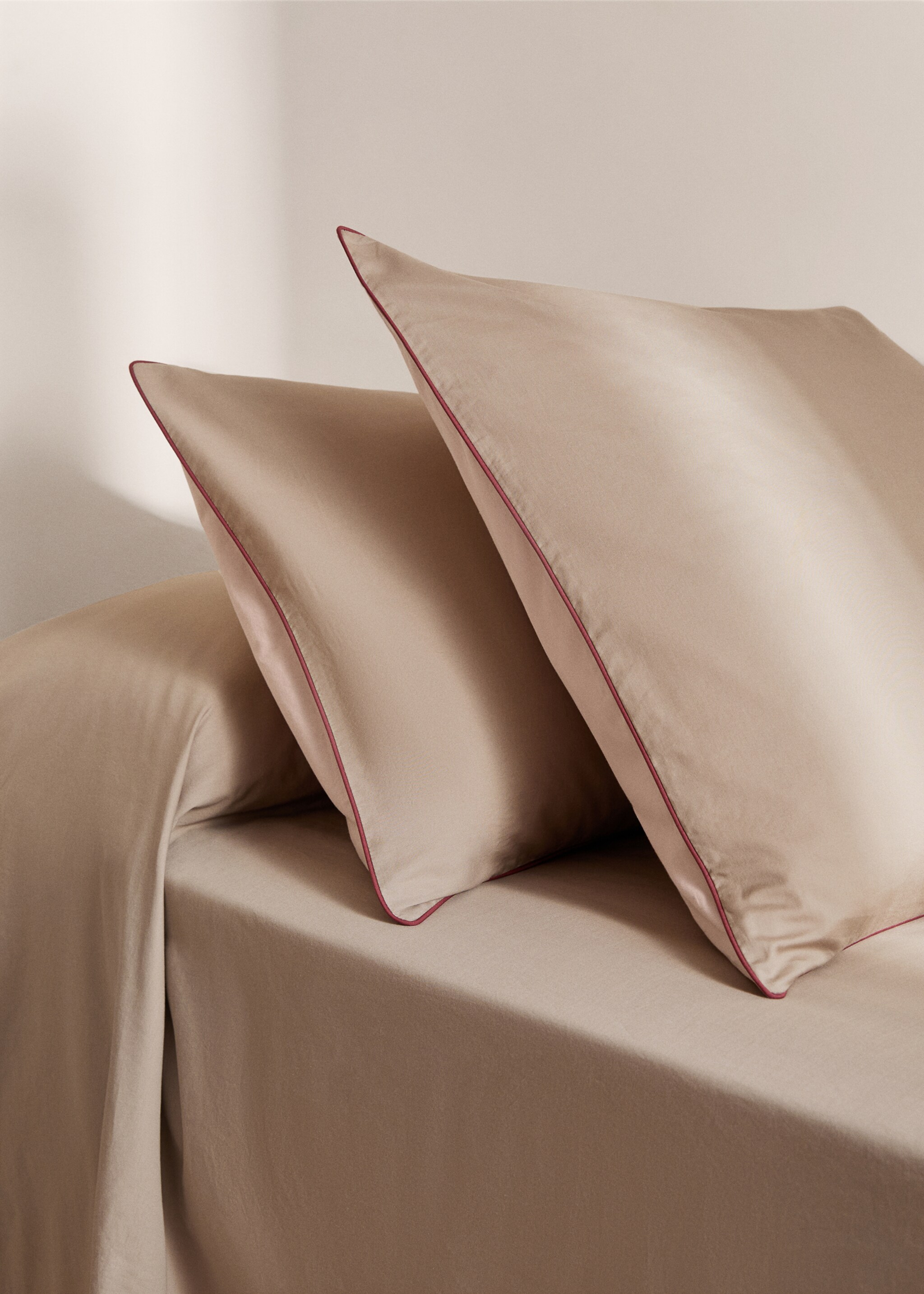 Two-tone reversible pillowcase 60x60cm - General plane, Pink. Ref: 77010623-00.