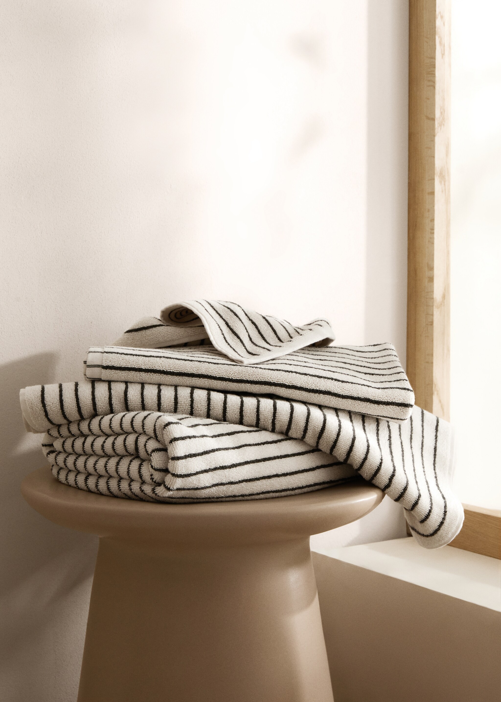 Striped bath towel 90x150cm - General plane, Beige. Ref: 77010647-00.