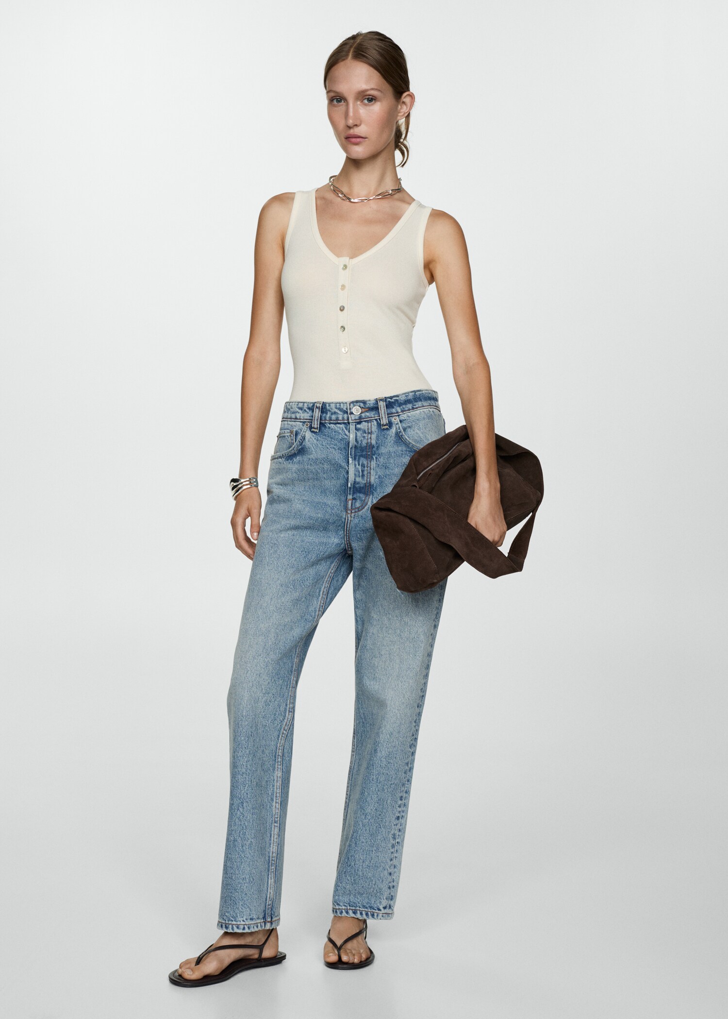 Loose boyfriend-style jeans - General plane