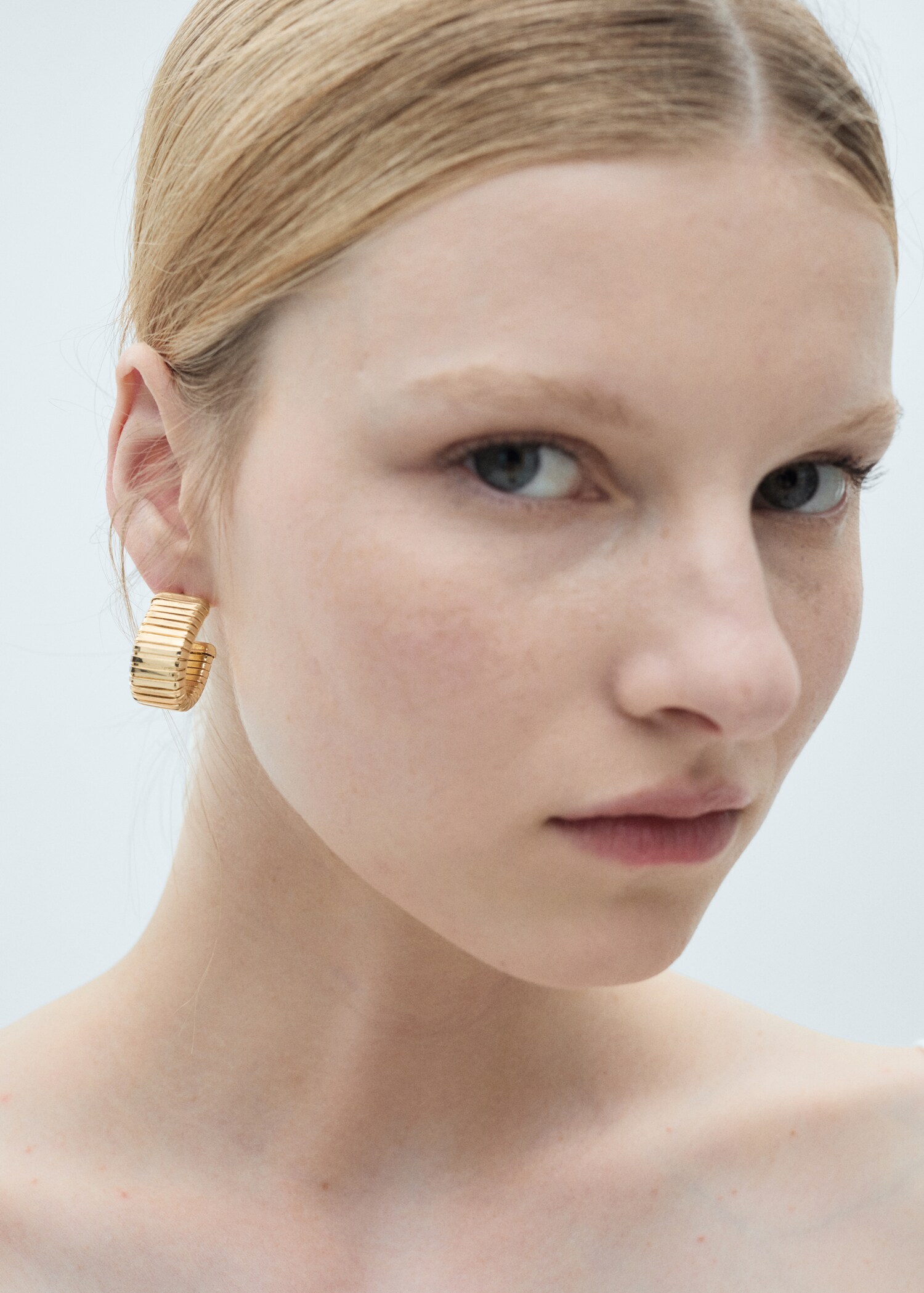 Textured hoop earrings - General plane