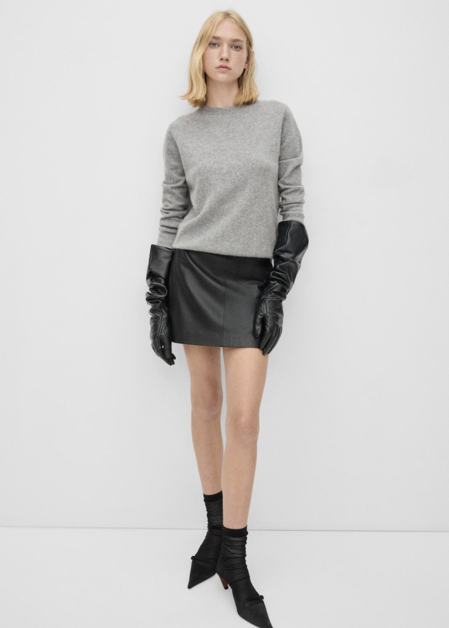 100% cashmere sweater - General plane