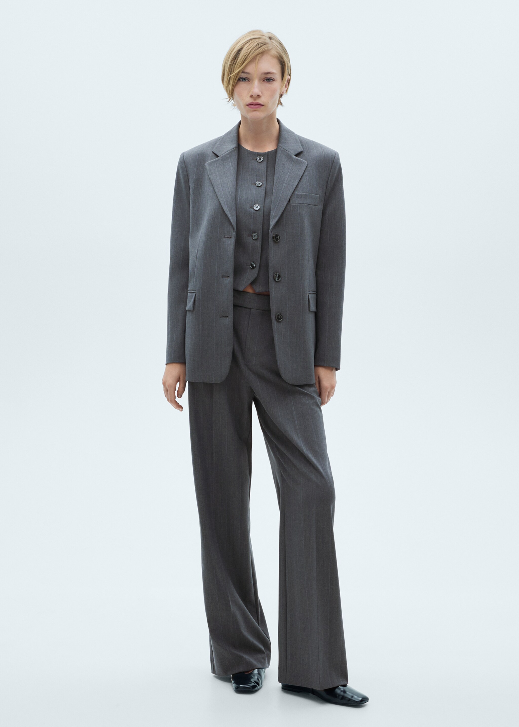 Pantalón traje raya diplomática - Plano general, Gris. Ref: 77016728-00.