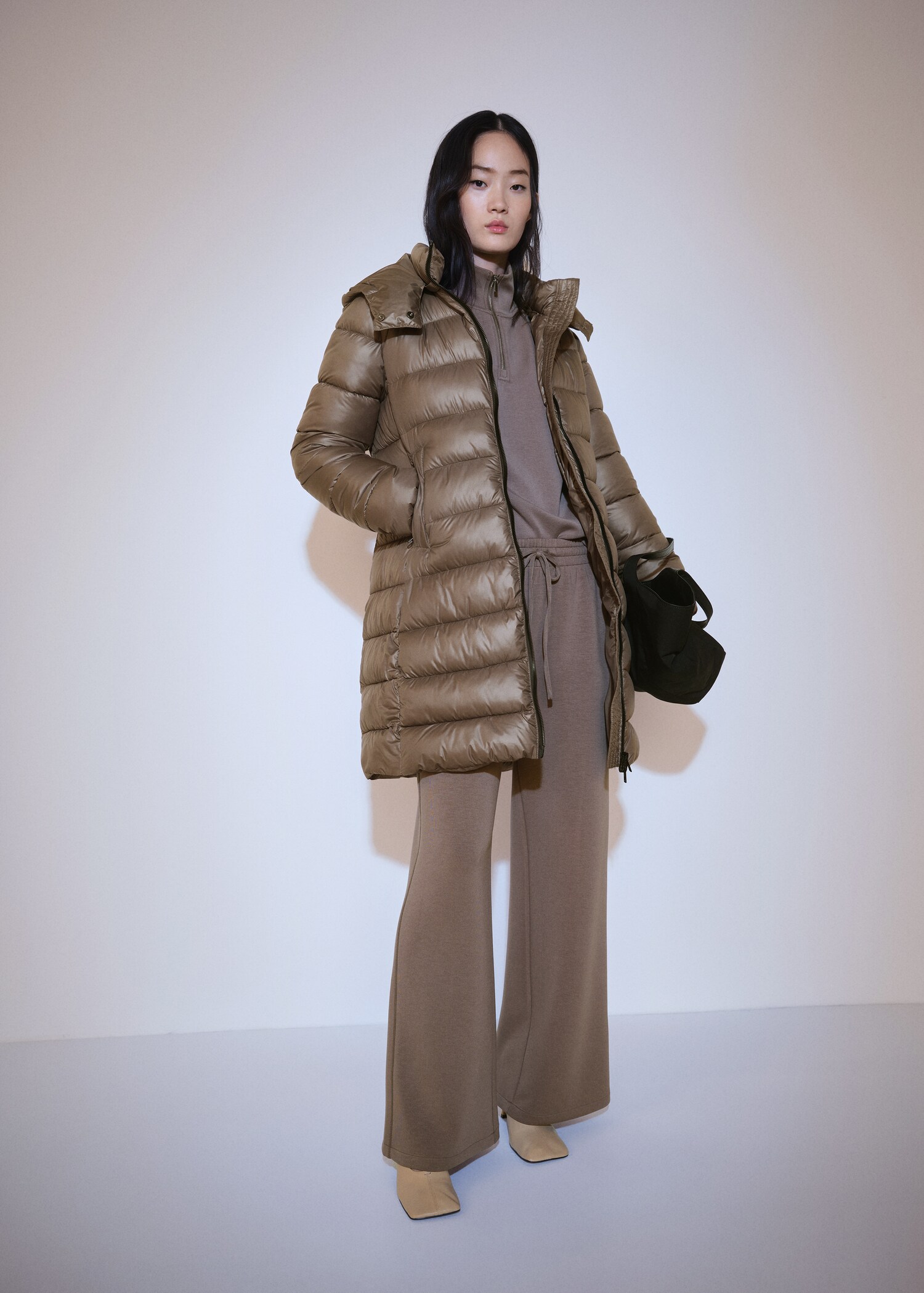 Water-repellent puffer coat - General plane