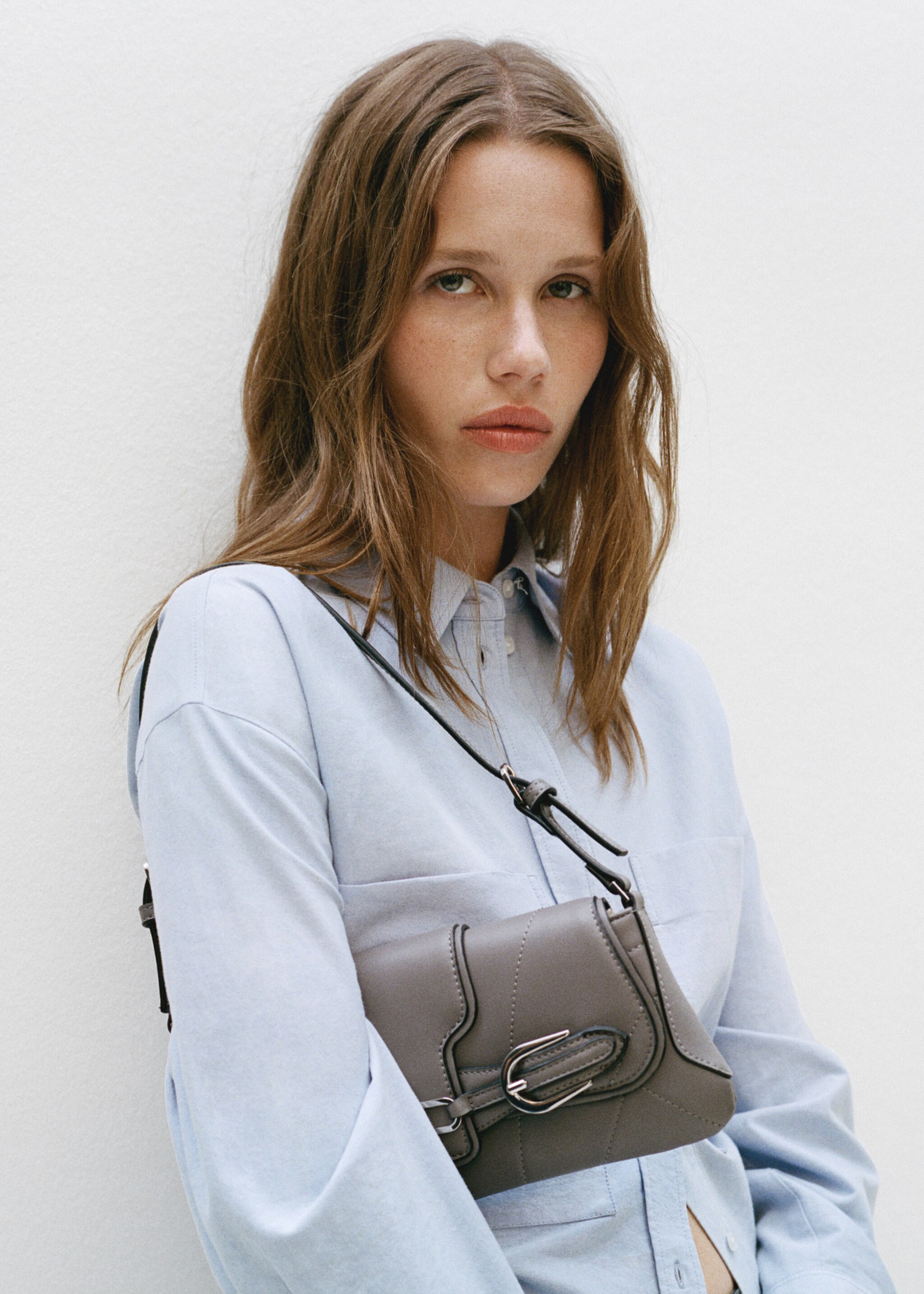 Shoulder bag with buckles detail - General plane, Grey. Ref: 77024058-00.