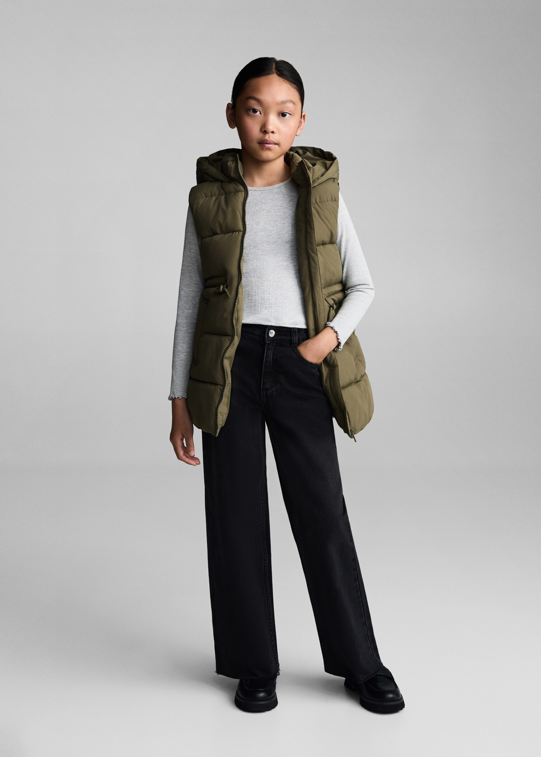 Gilet matelassé long - Plan général, Kaki. Ref: 77024438-00.
