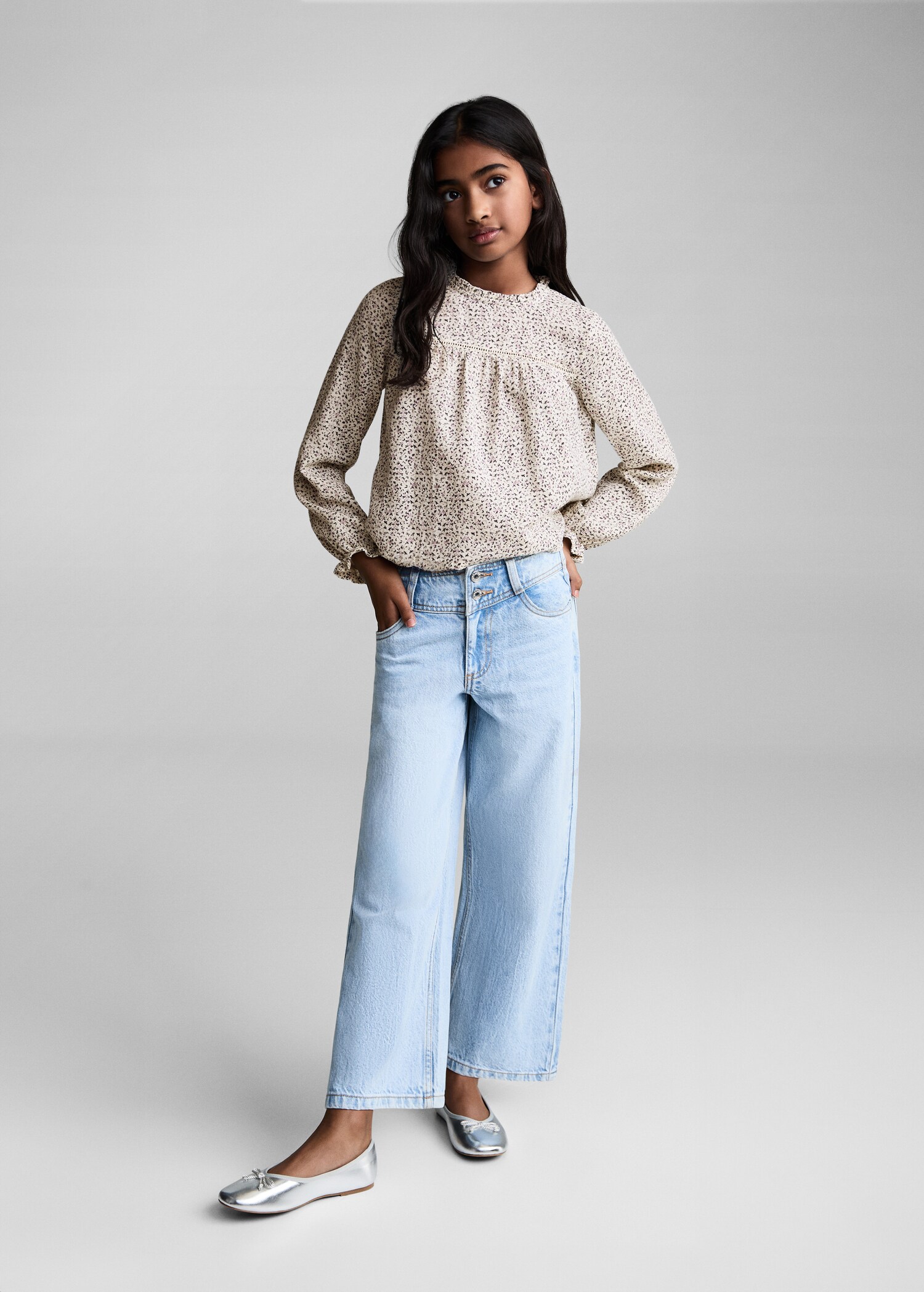 Floral print blouse - General plane