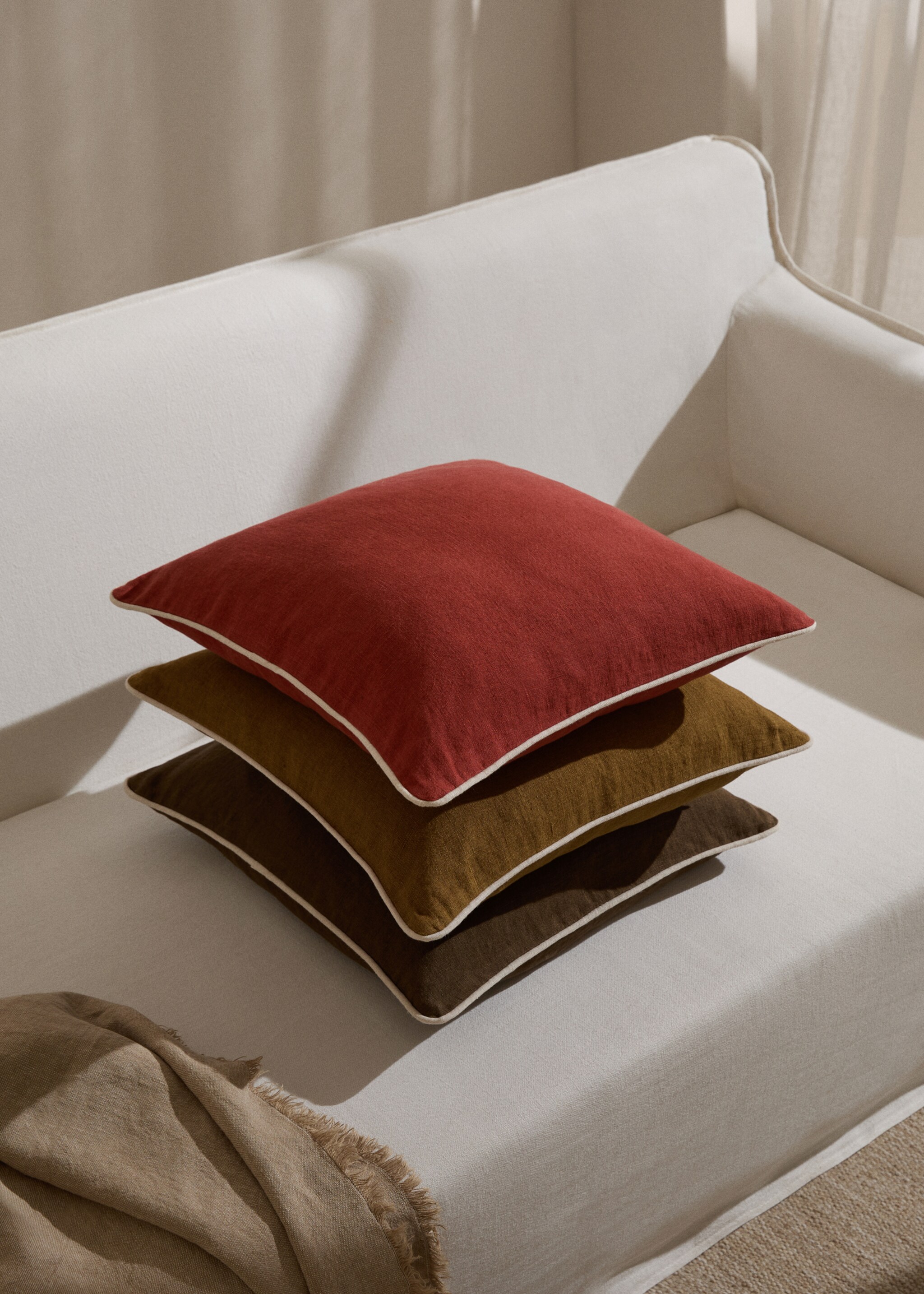 100% linen cushion cover 50x50cm - General plane, Red. Ref: 77025662-00.