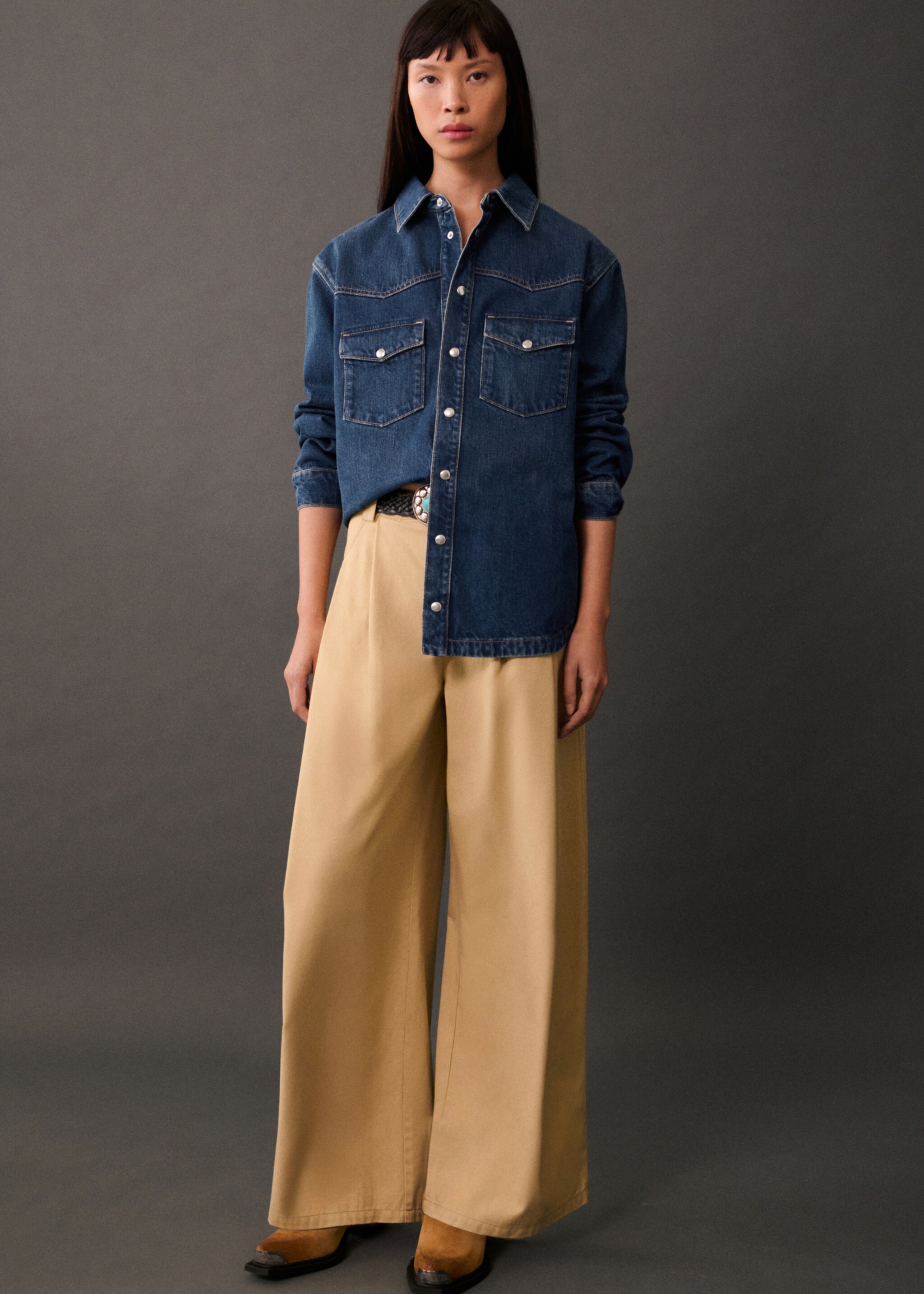 Sobrecamisa vaquera oversize - Plano general, Azul oscuro. Ref: 77025675-00.