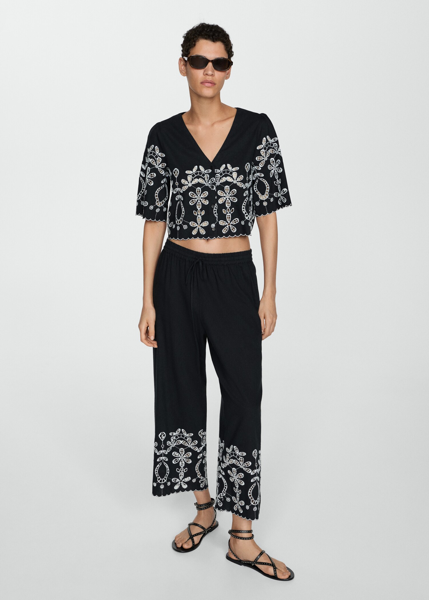 Pantalon style jupe-culotte broderie - Plan général