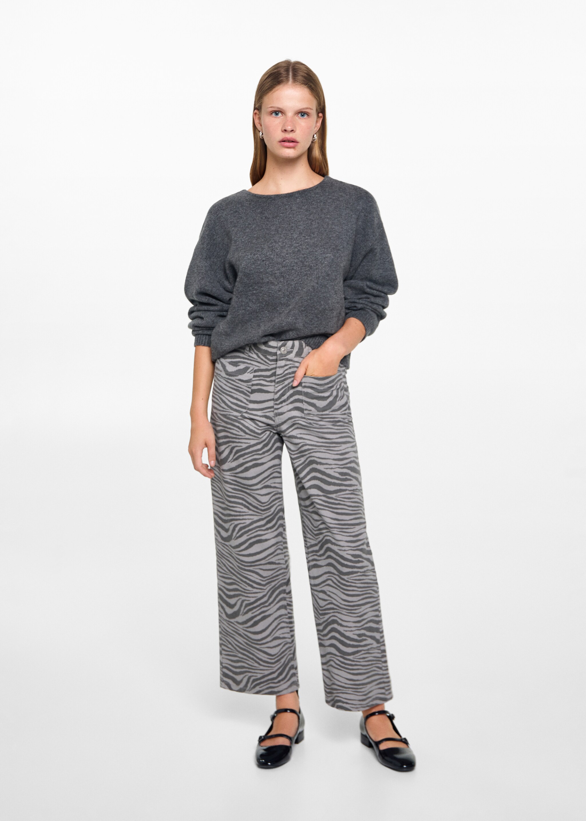 Pantalón estampado cebra - Plano general, Gris. Ref: 77025985-00.