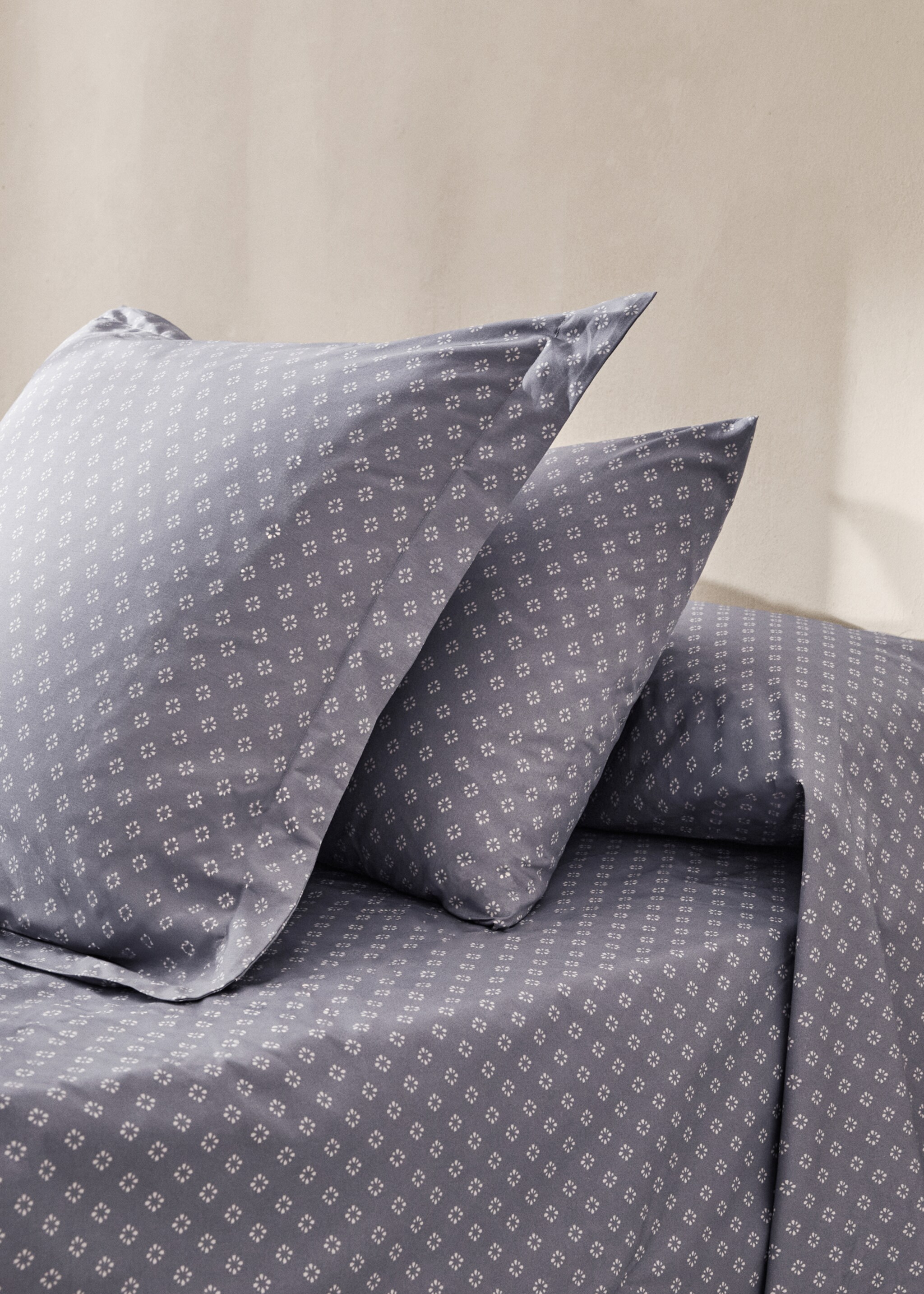 Gemusterter Kopfkissenbezug aus Baumwolle 60 x 60 cm - Allgemeine Ansicht, Blau. Ref: 77027683-00.