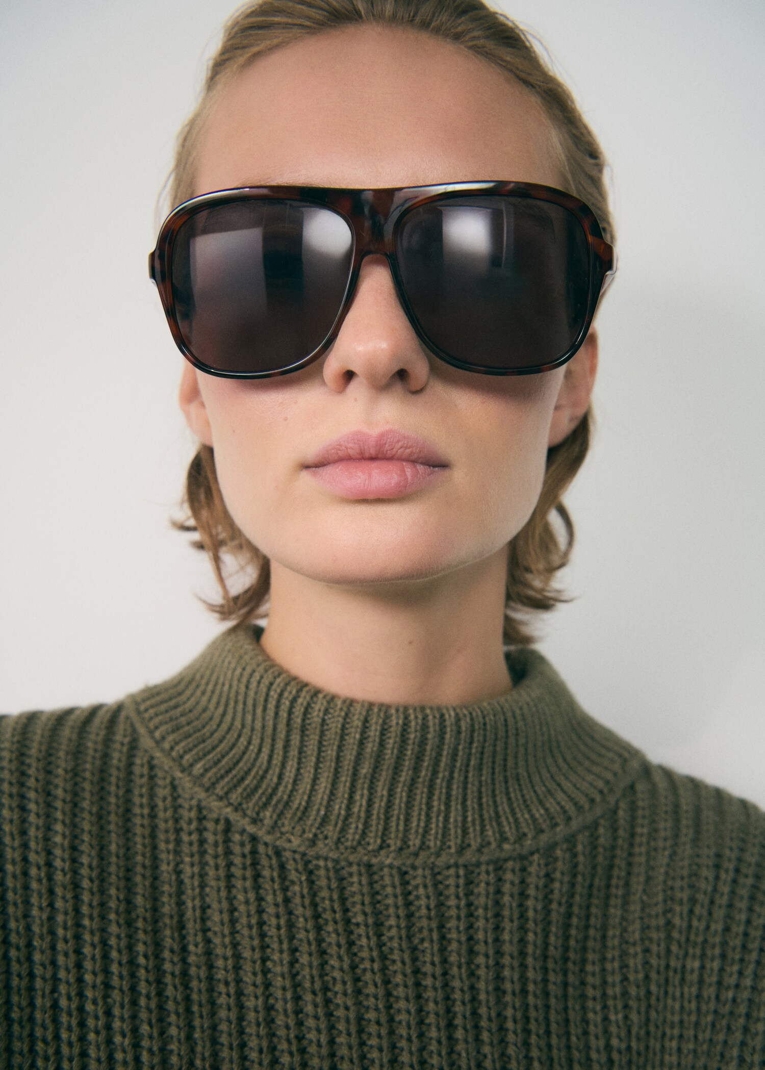 Tortoiseshell-effect sunglasses - General plane