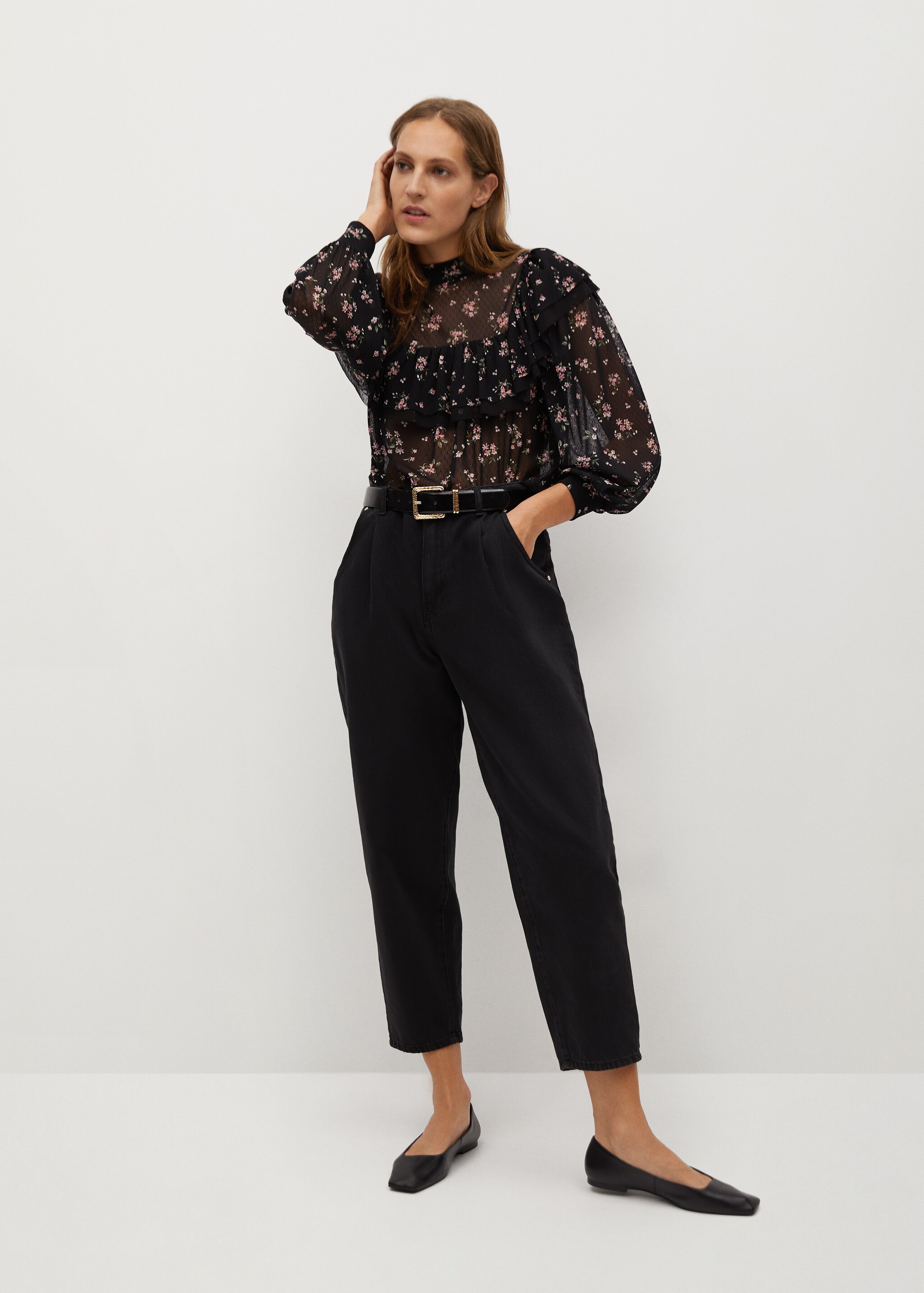 Blusa semitransparente flores - Plano general