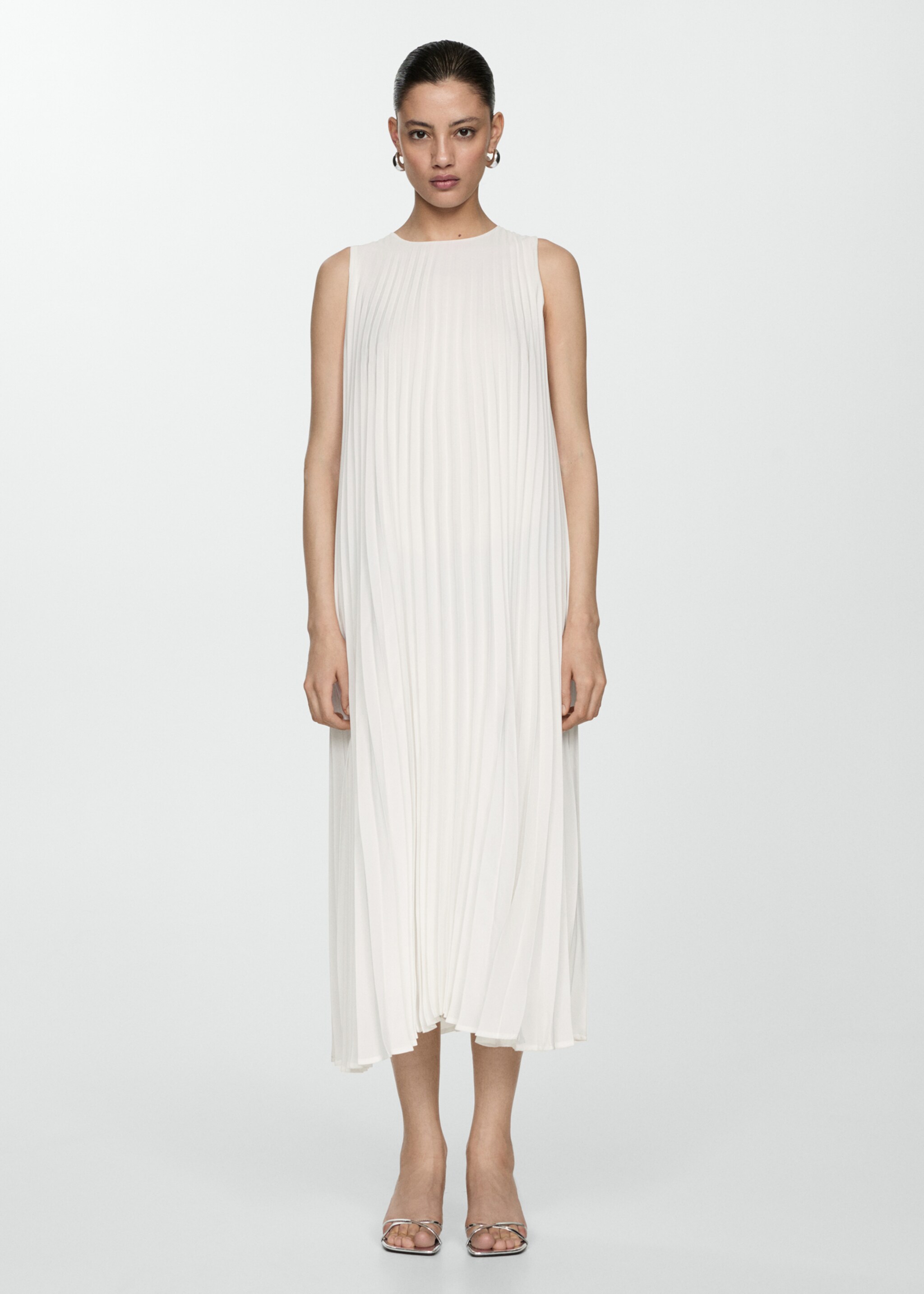 Ausgestelltes Plissée-Kleid - Allgemeine Ansicht