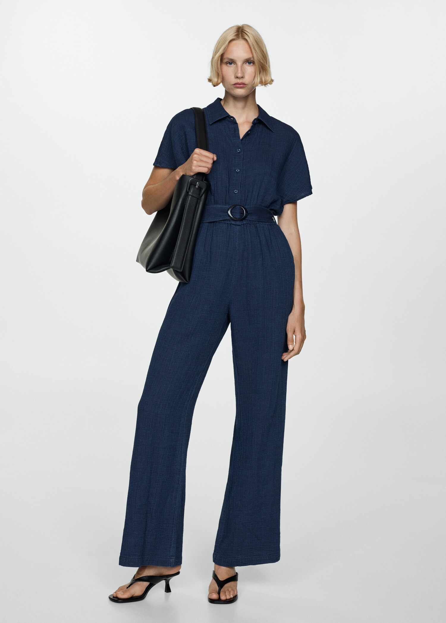 Langer Jumpsuit mit Gürtel - Allgemeine Ansicht