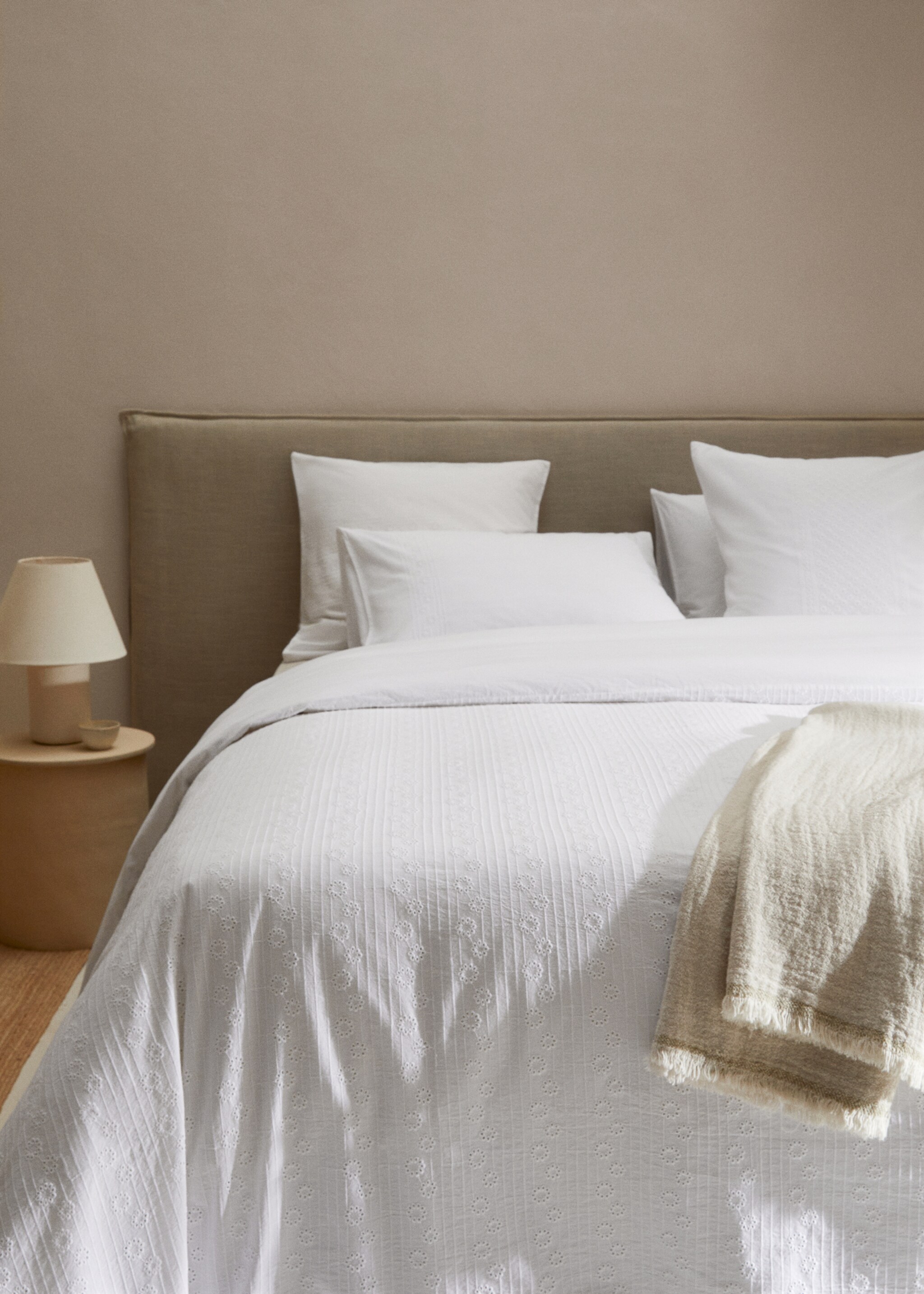 Floral embroidered cotton duvet cover for queen bed - General plane, White. Ref: 77030584-00.