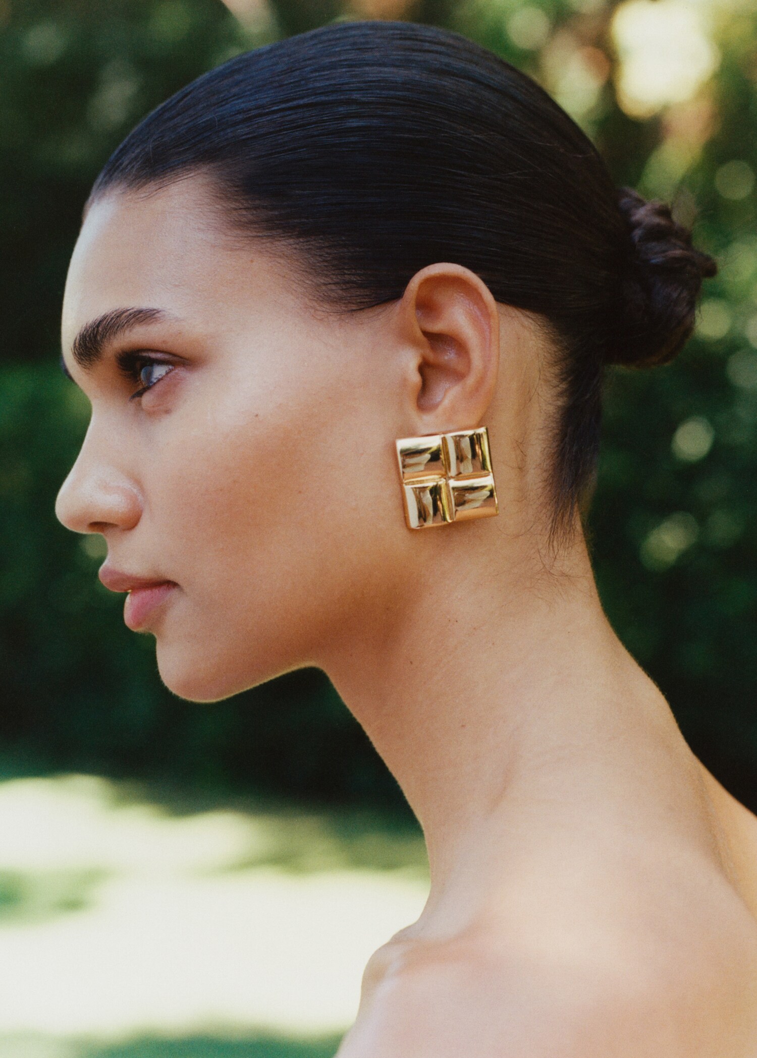 Earrings with geometric relief - General plane