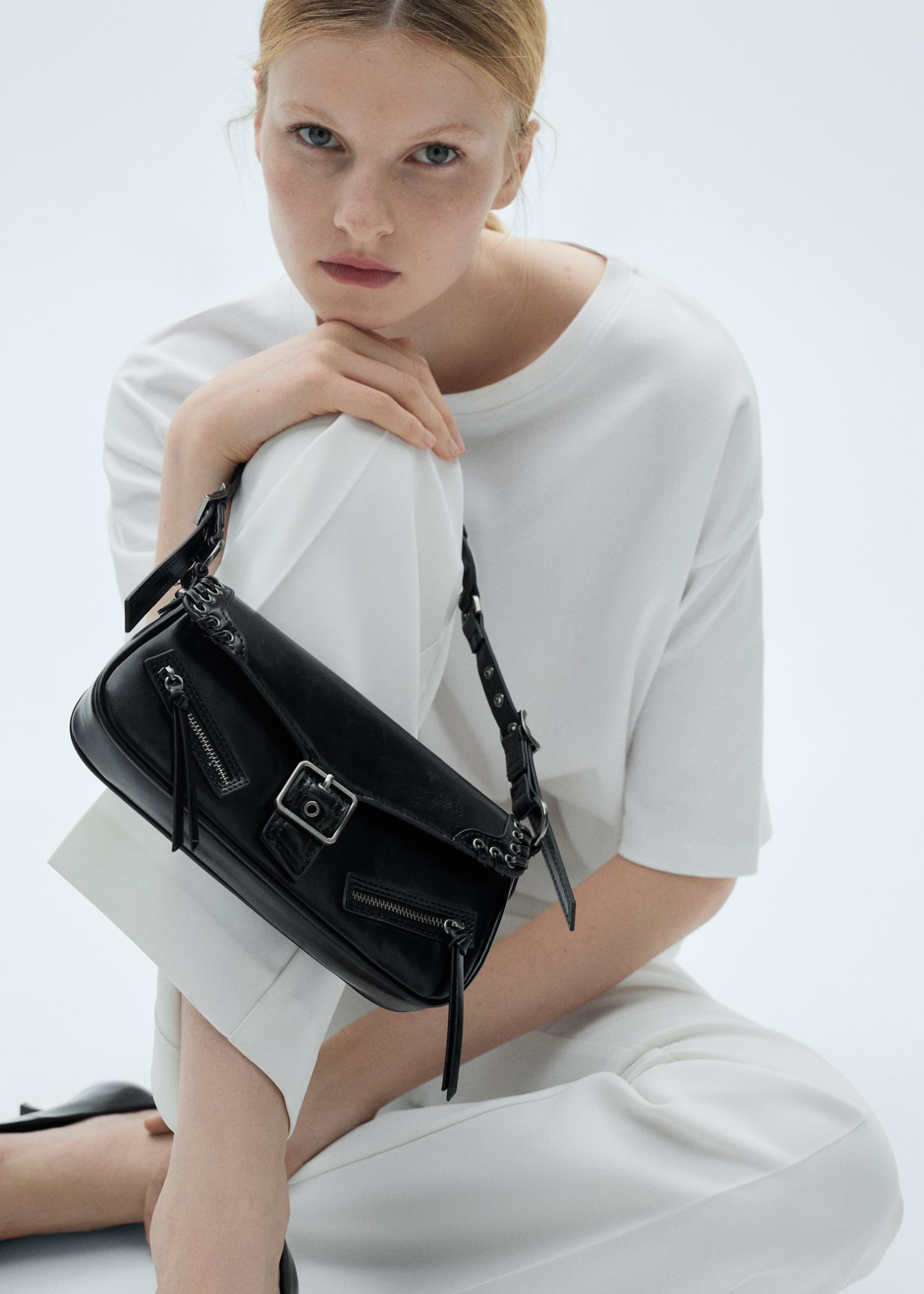 Bolso hombro hebilla - Plano general, Negro. Ref: 77034053-00.
