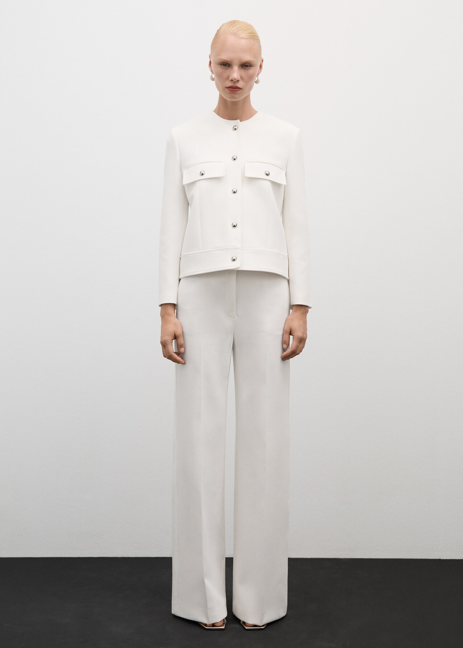 Buttoned jacket with pockets - General plane