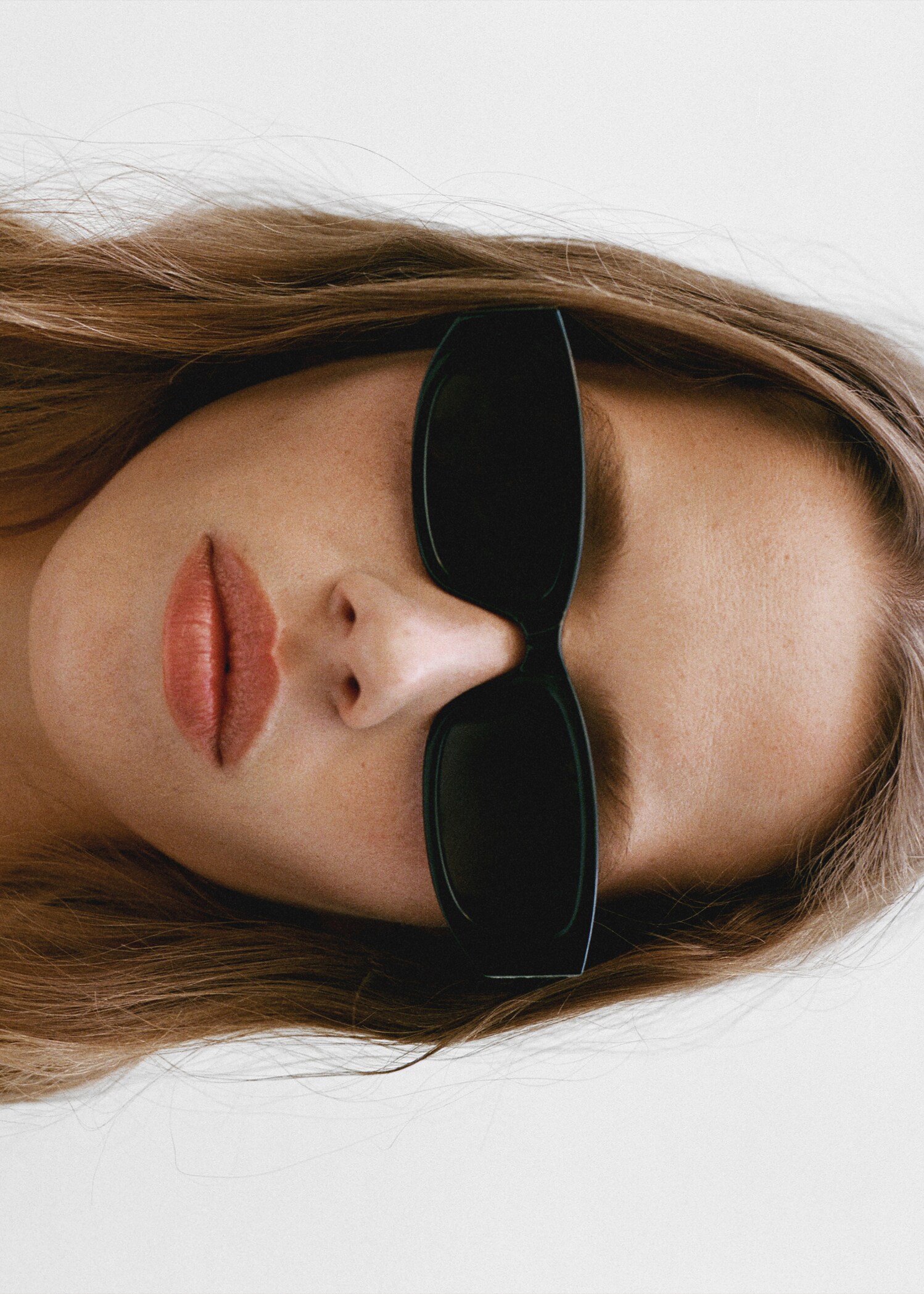 Resin frame sunglasses - General plane