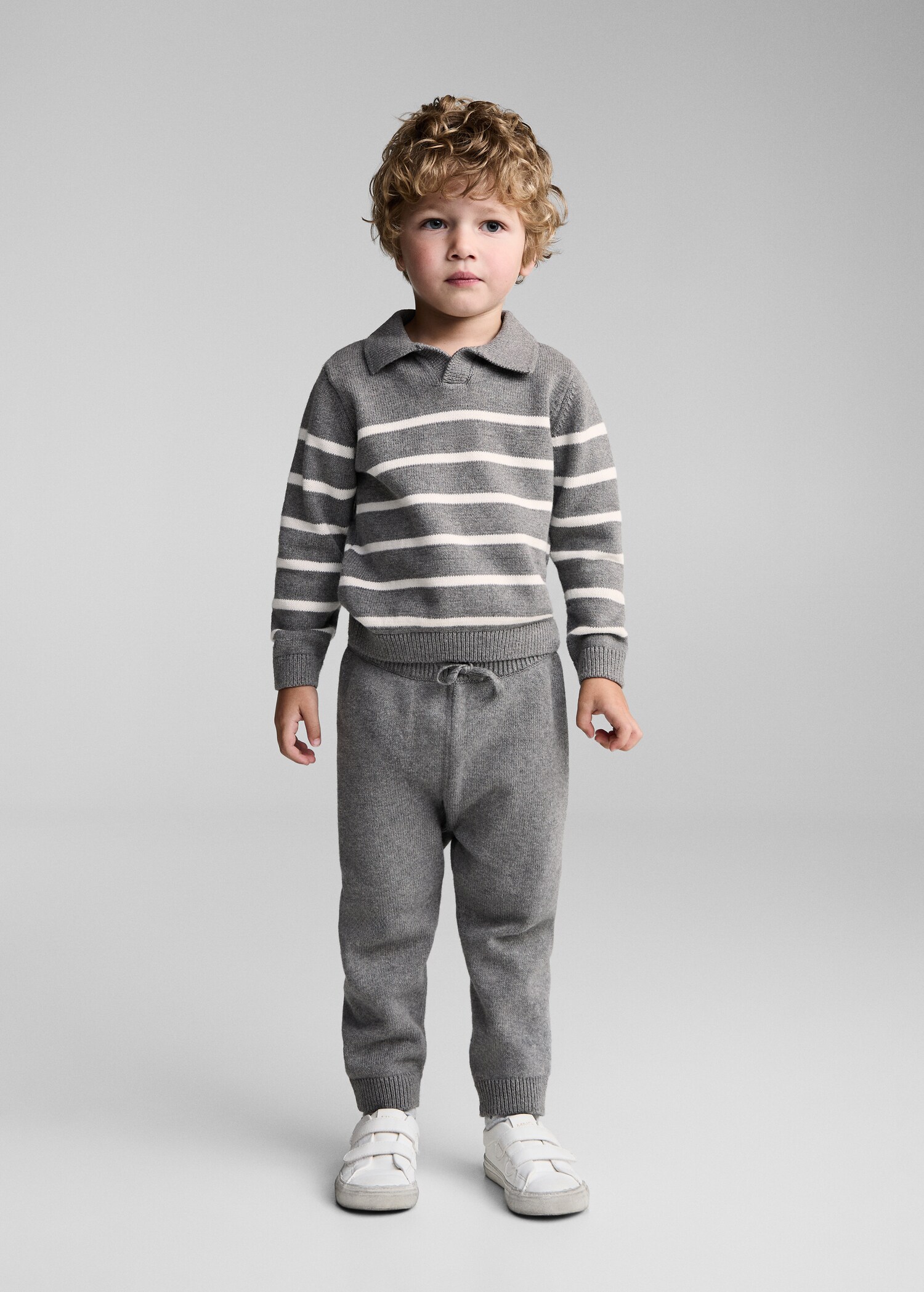 Polo neck sweater - General plane