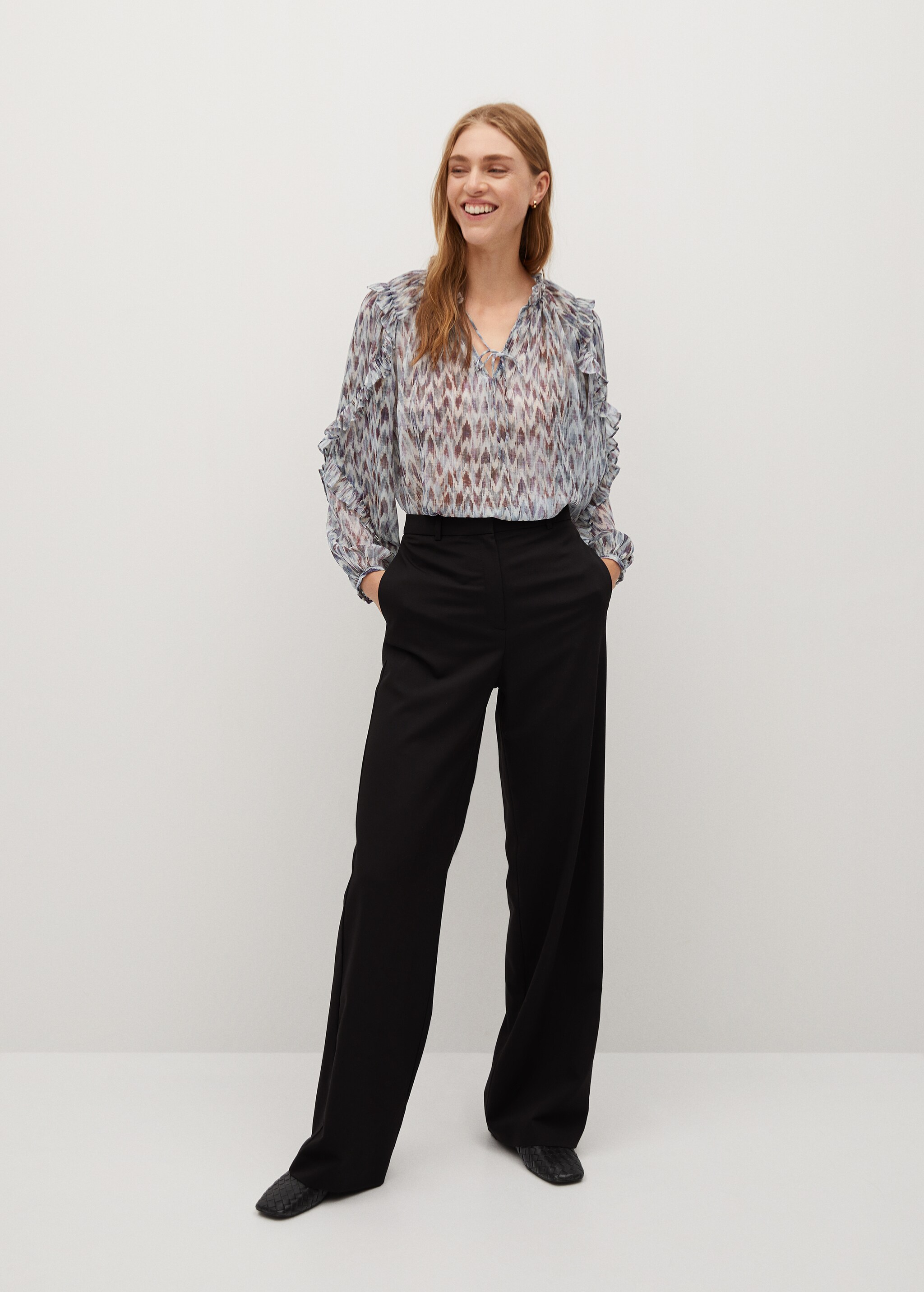 Blusa estampada volantes - Plano general