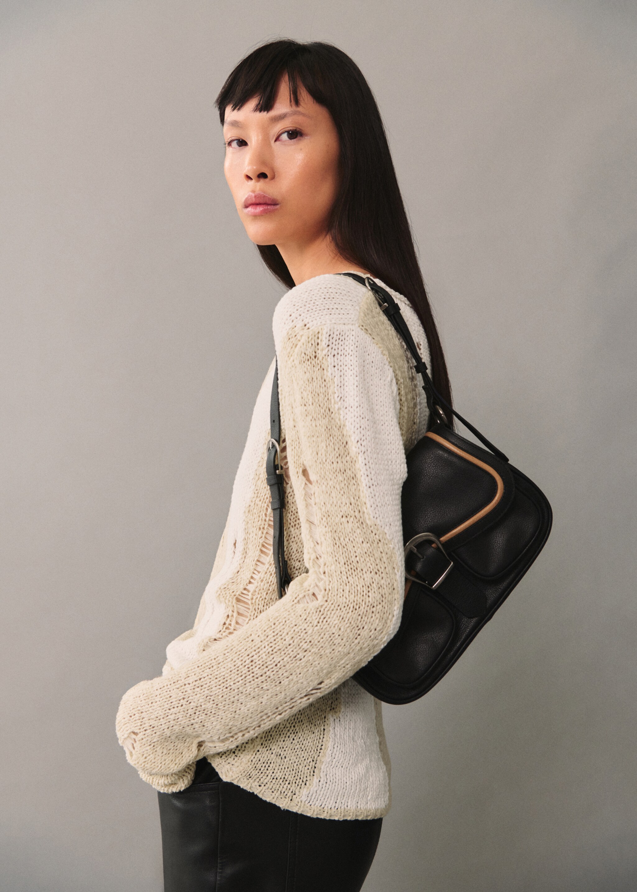 Buckle leather bag - General plane, Black. Ref: 77036352-00.