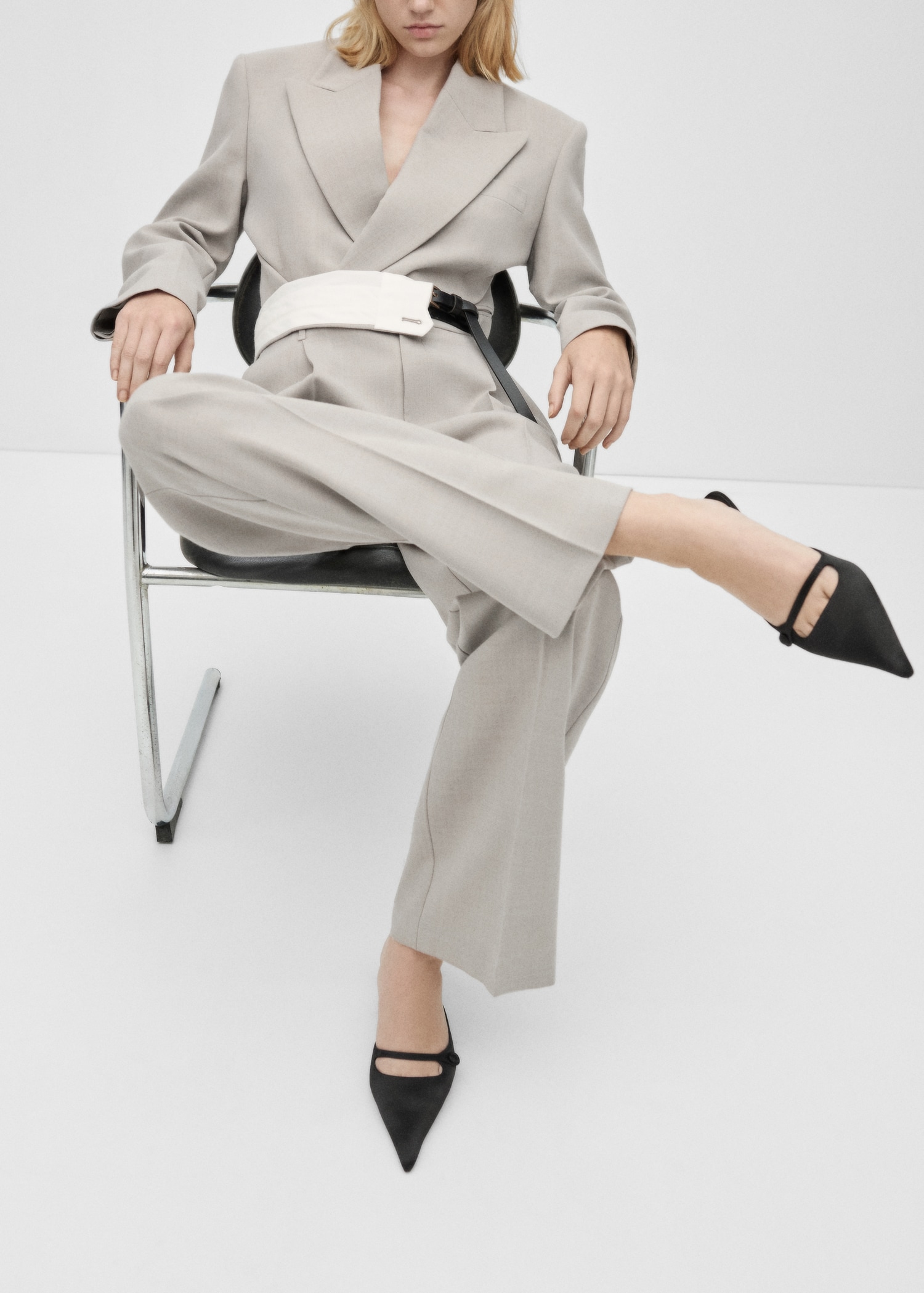 Satin kitten-heel shoes - General plane