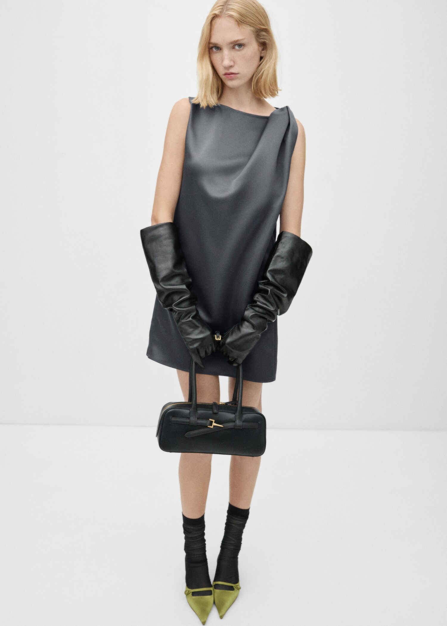 Satin dress with knot detail - General plane