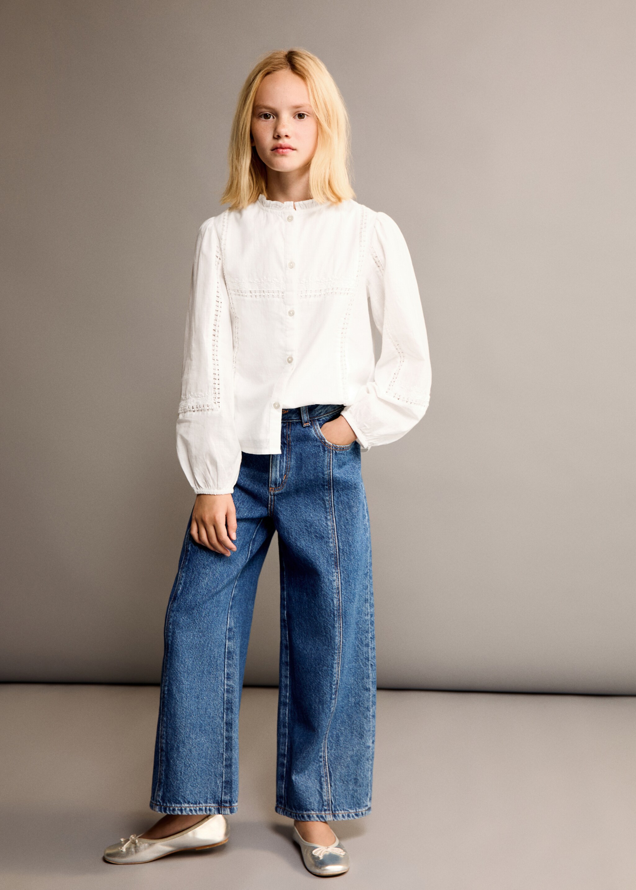 Embroidered details blouse - General plane