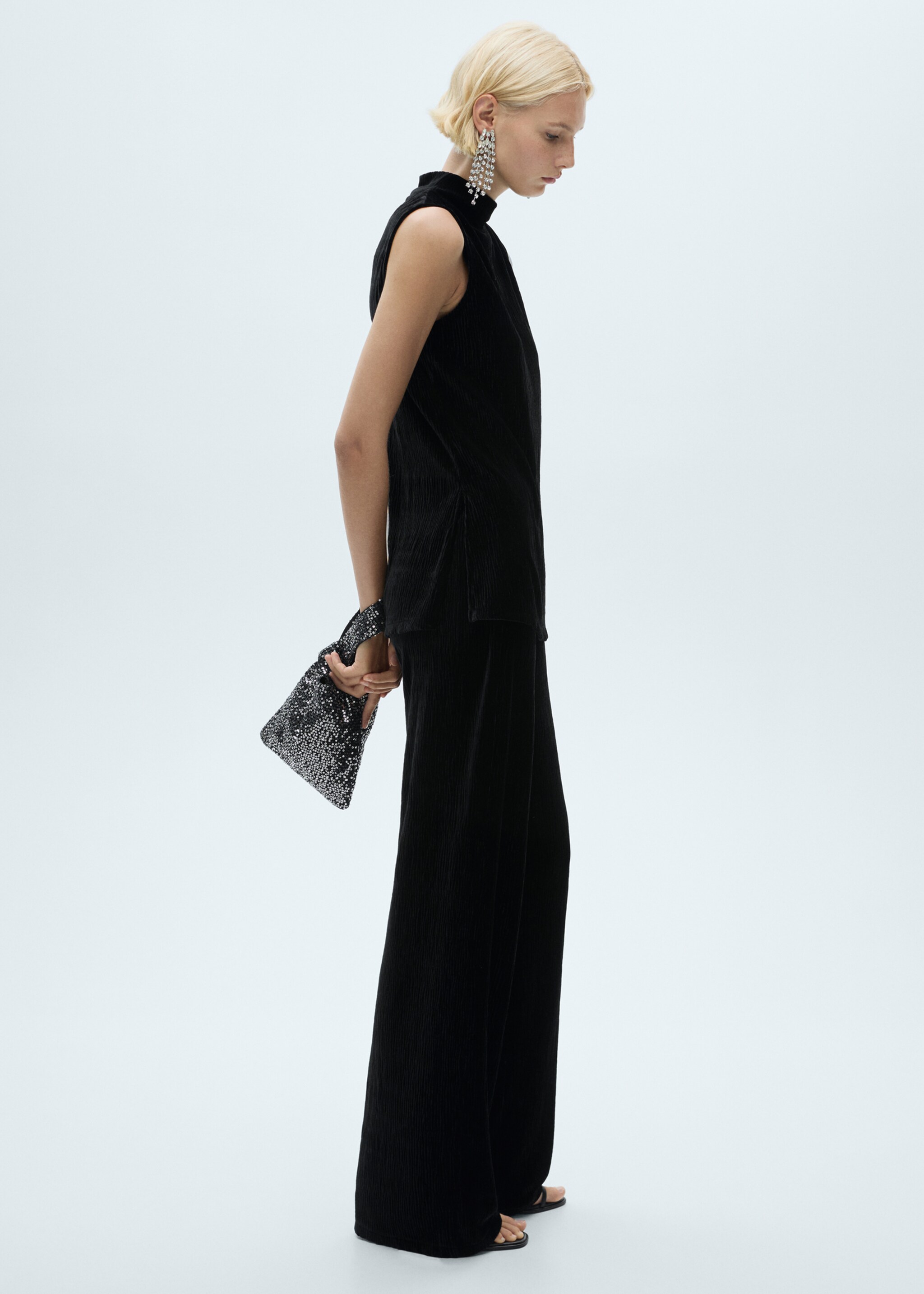Straight velvet trousers - General plane, Black. Ref: 77039065-00.