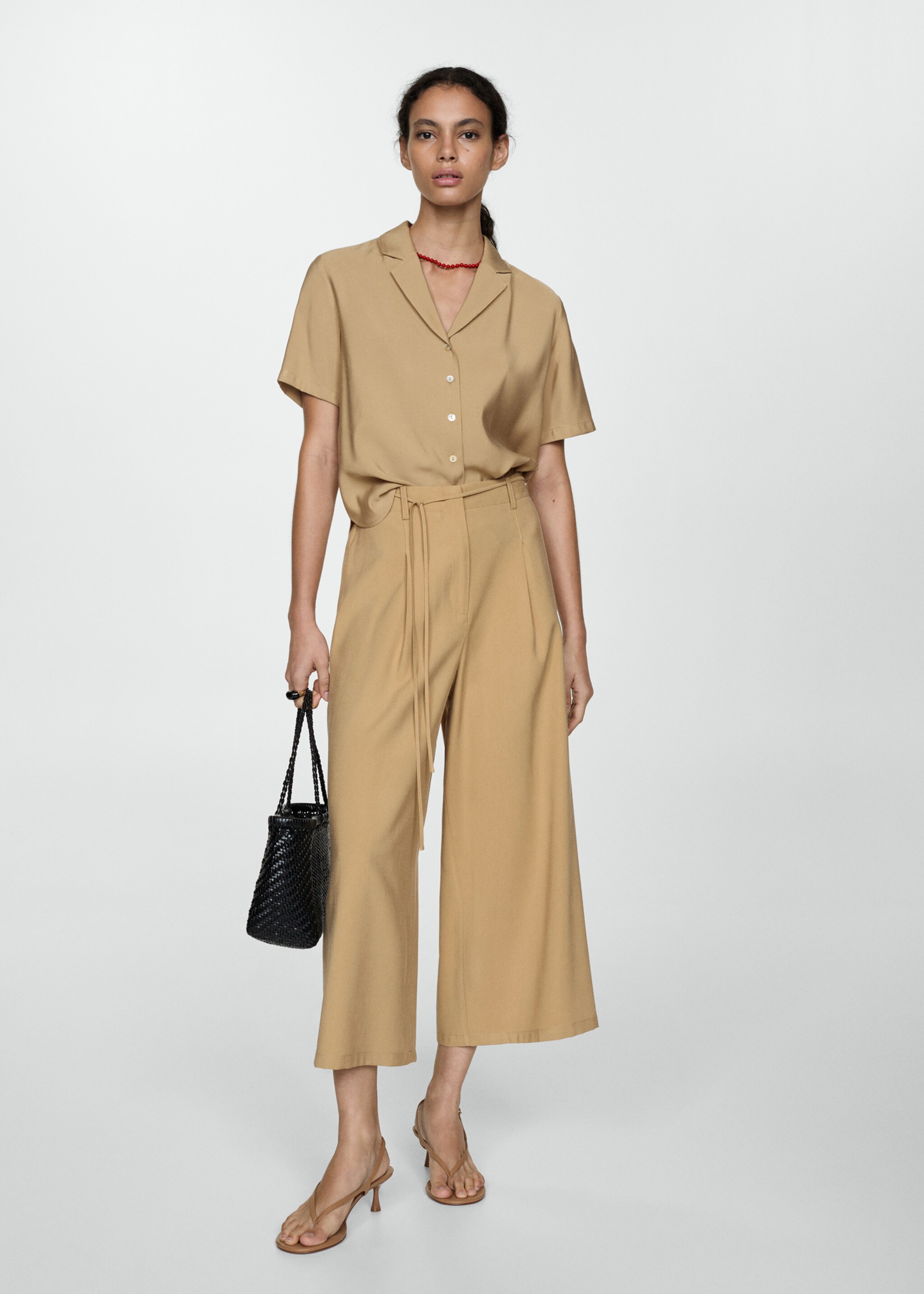 Short-sleeved satin shirt - General plane