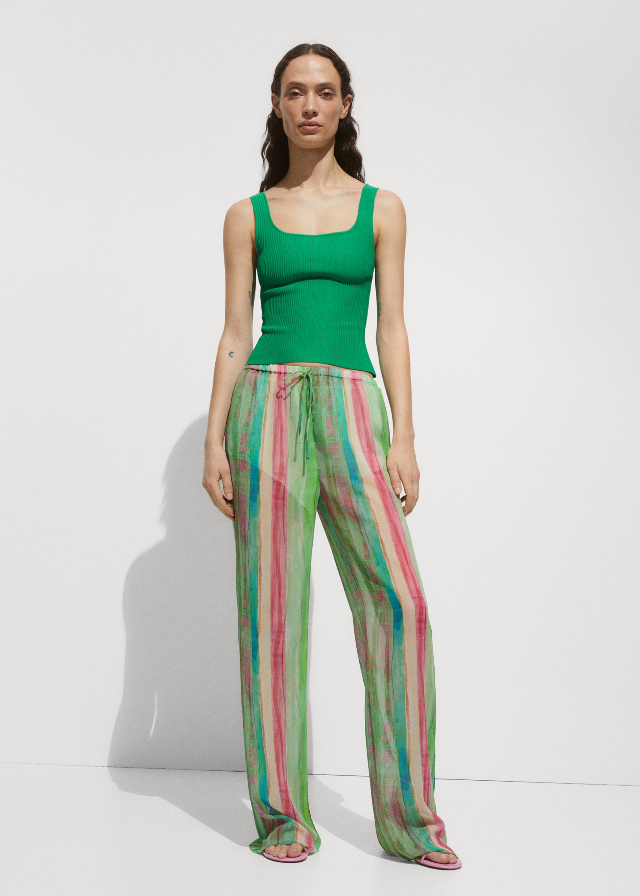 Ribbed knit top - General plane