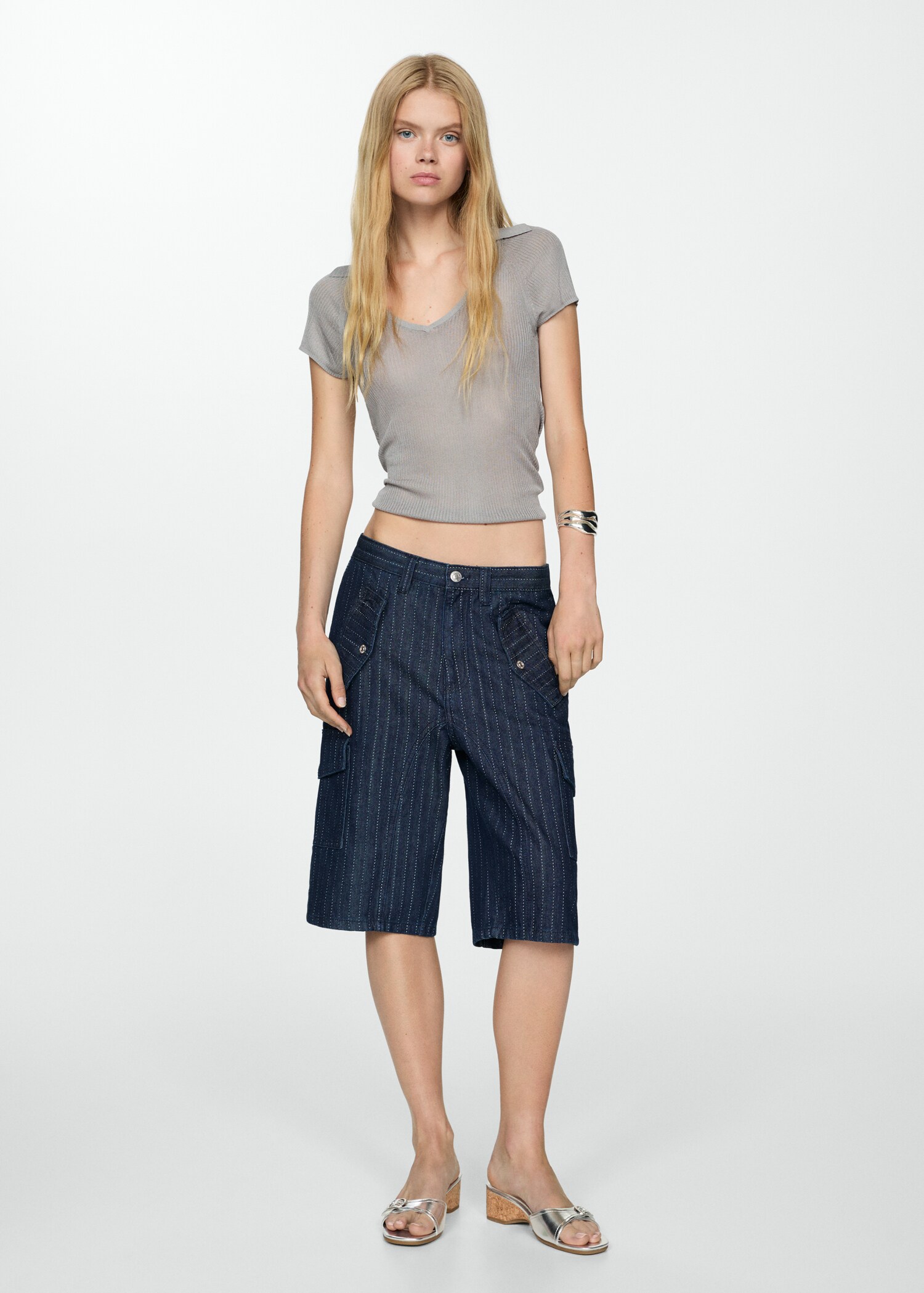 Denim bermuda shorts with decorative stitching - General plane
