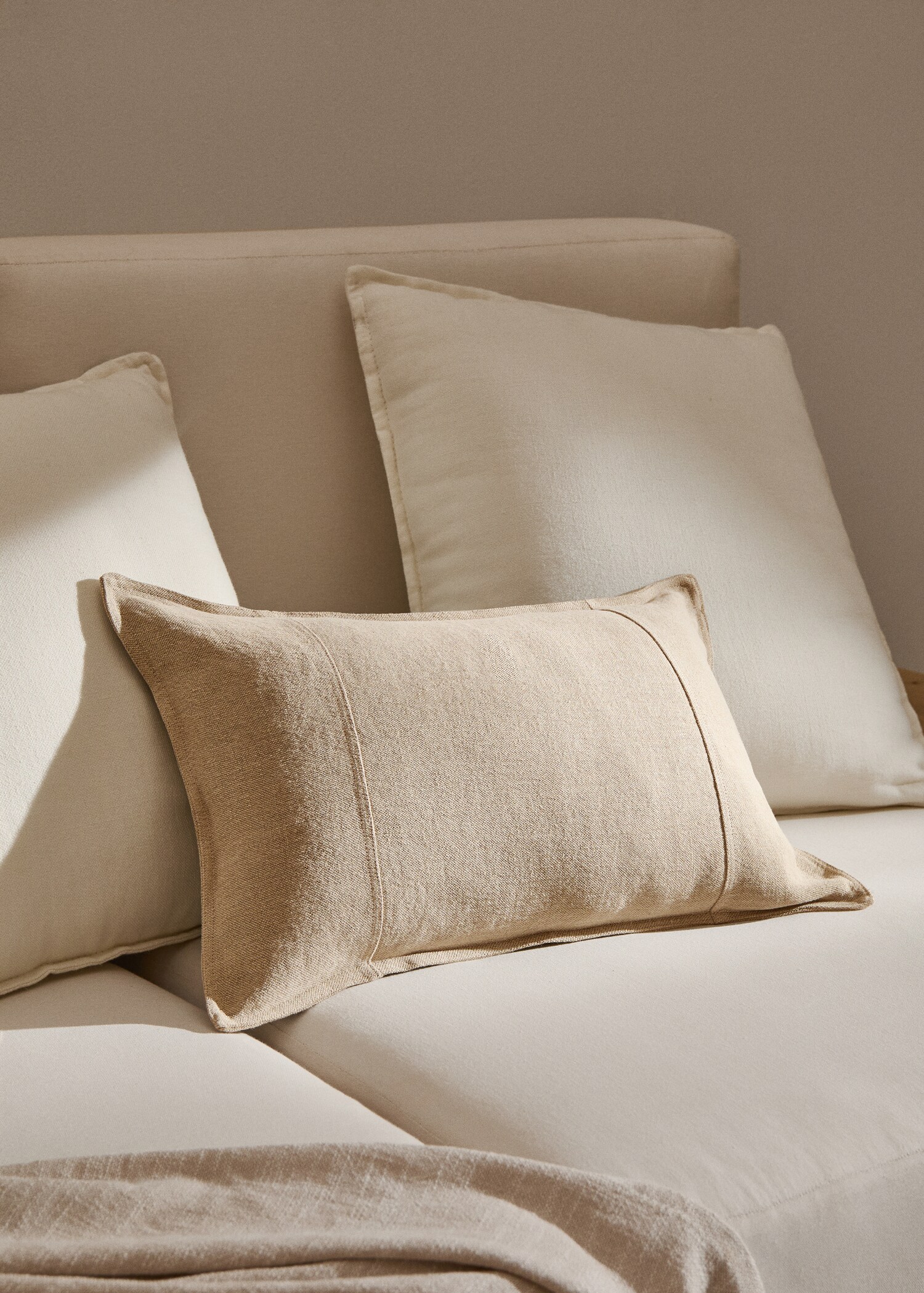 Linen stitched cushion cover 40x60cm - General plane