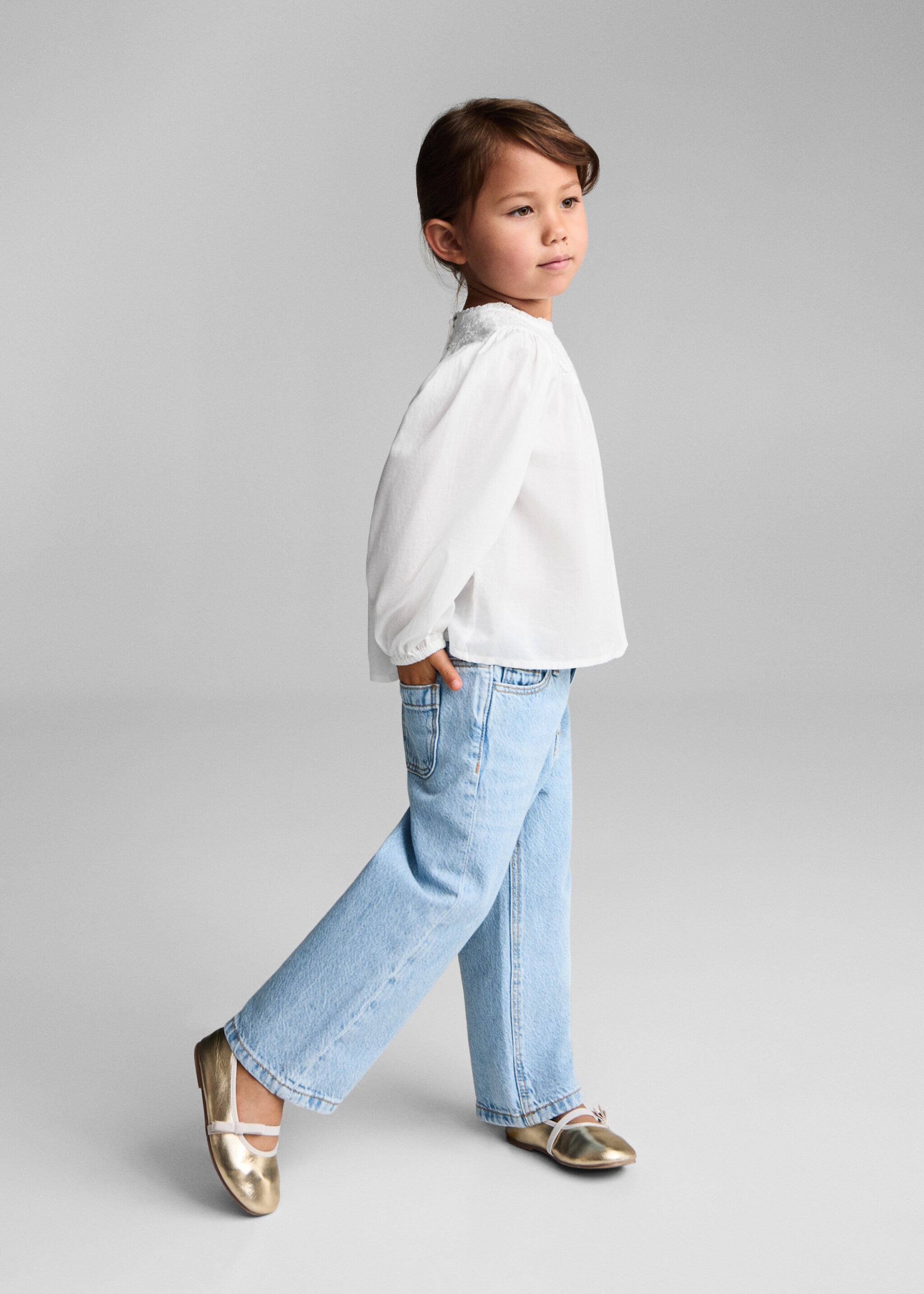 Embroidered cotton blouse - General plane