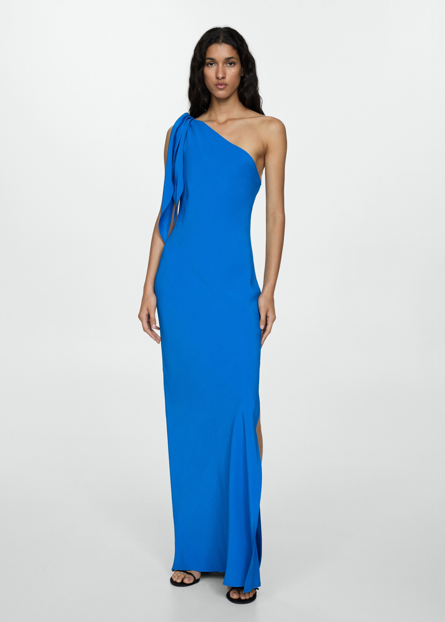 Asymmetrical dress with slit - General plane