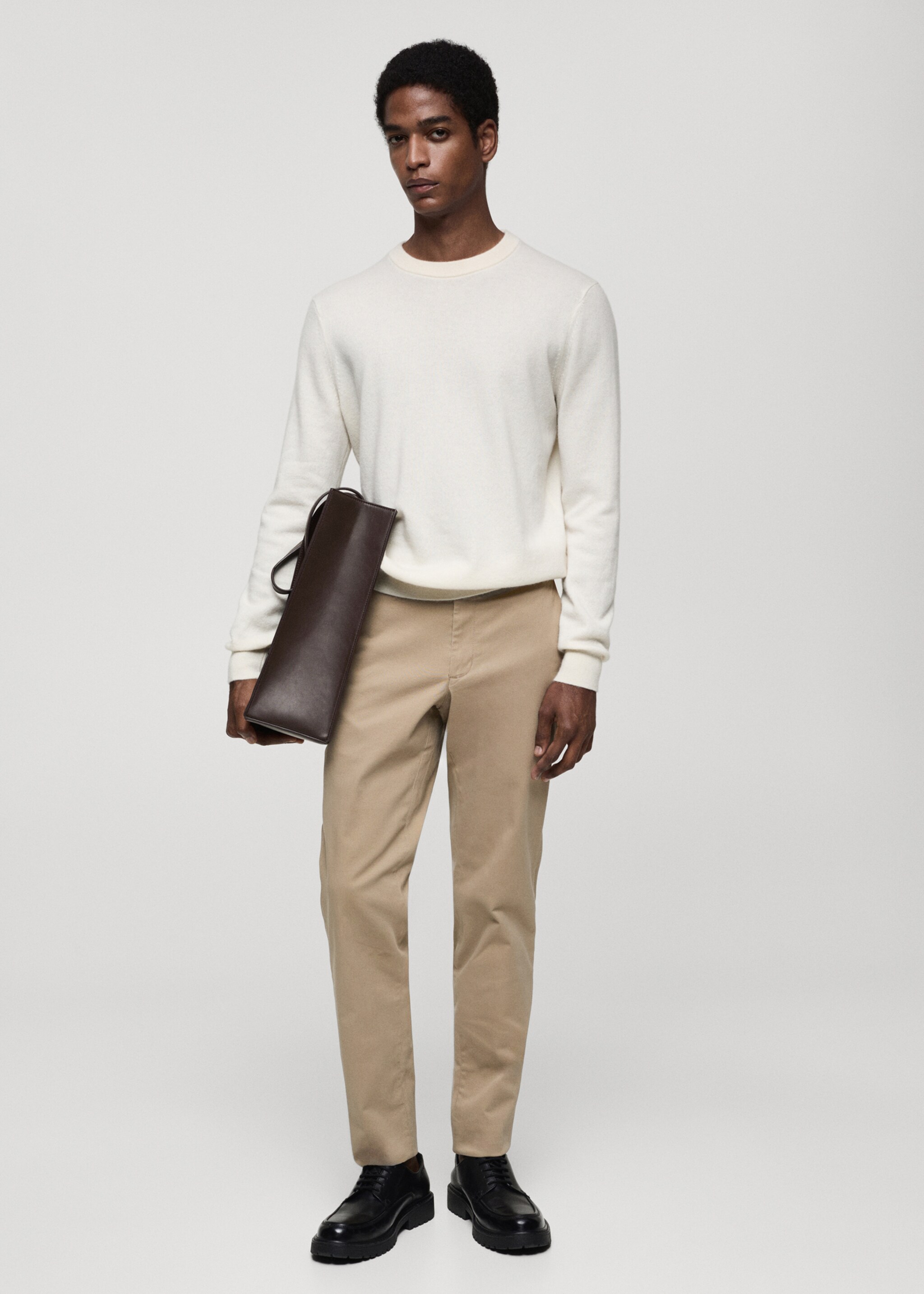 Pantalón chino slim fit sarga - Plano general