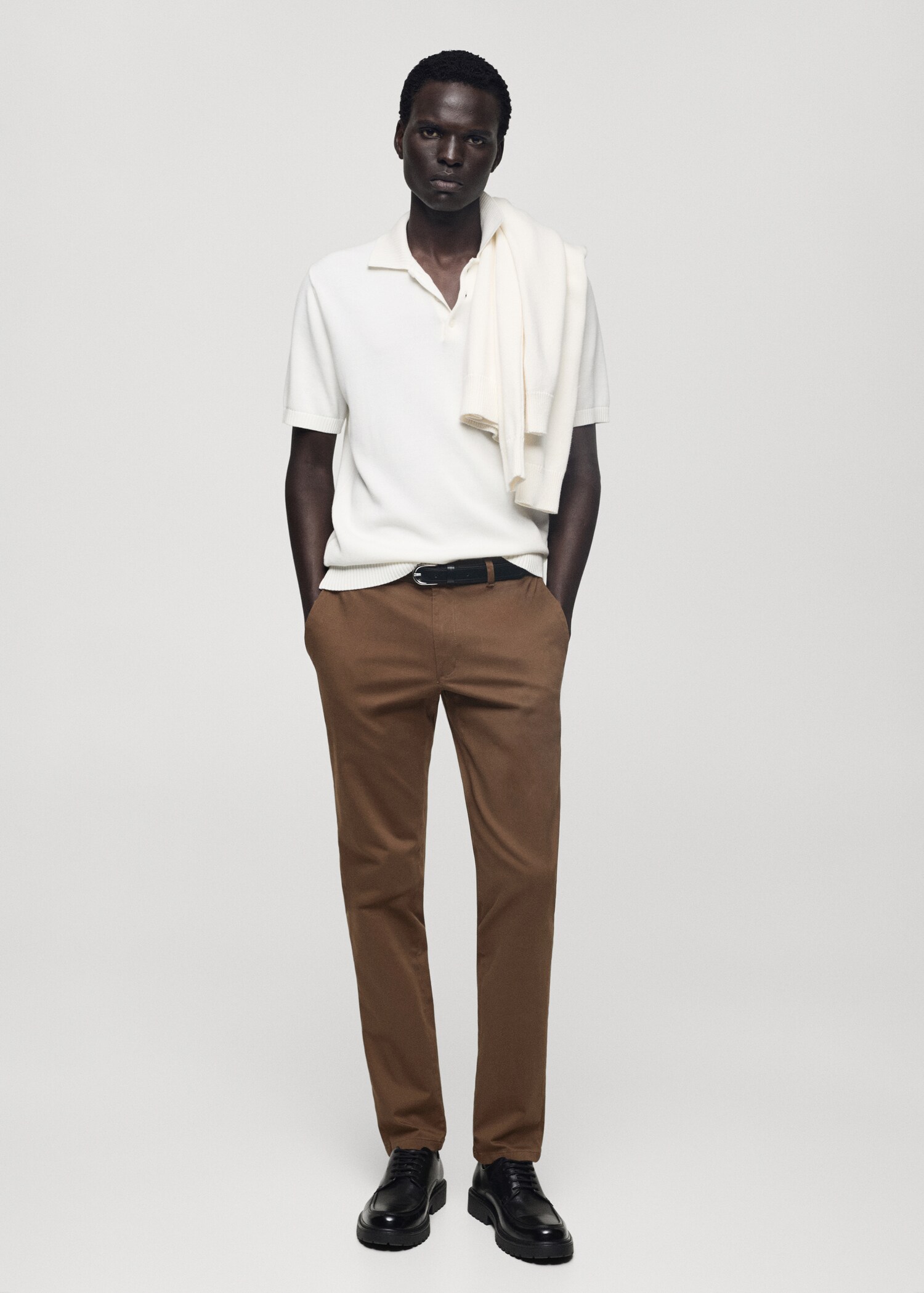 Pantalons xinesos slim fit sarja - Pla general