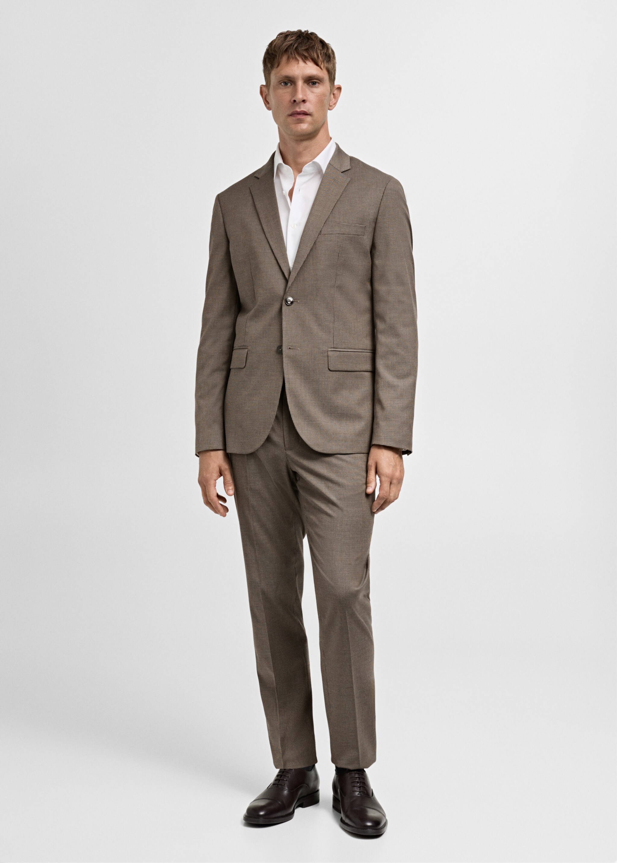 Super Slim Fit-Anzughose mit Fischgrätstruktur - Allgemeine Ansicht, Beige. Ref: 77044443-00.