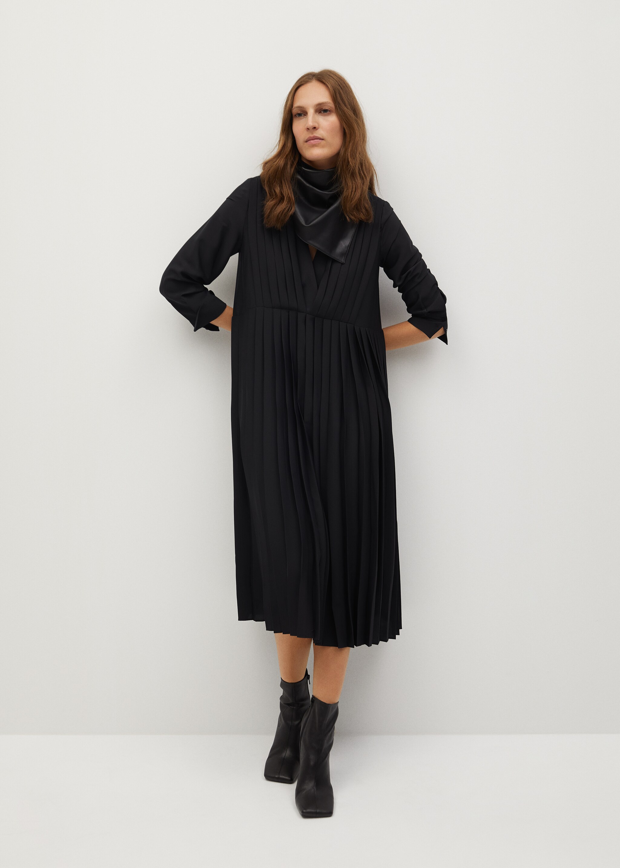 Recycled polyester pleated dress - General plane