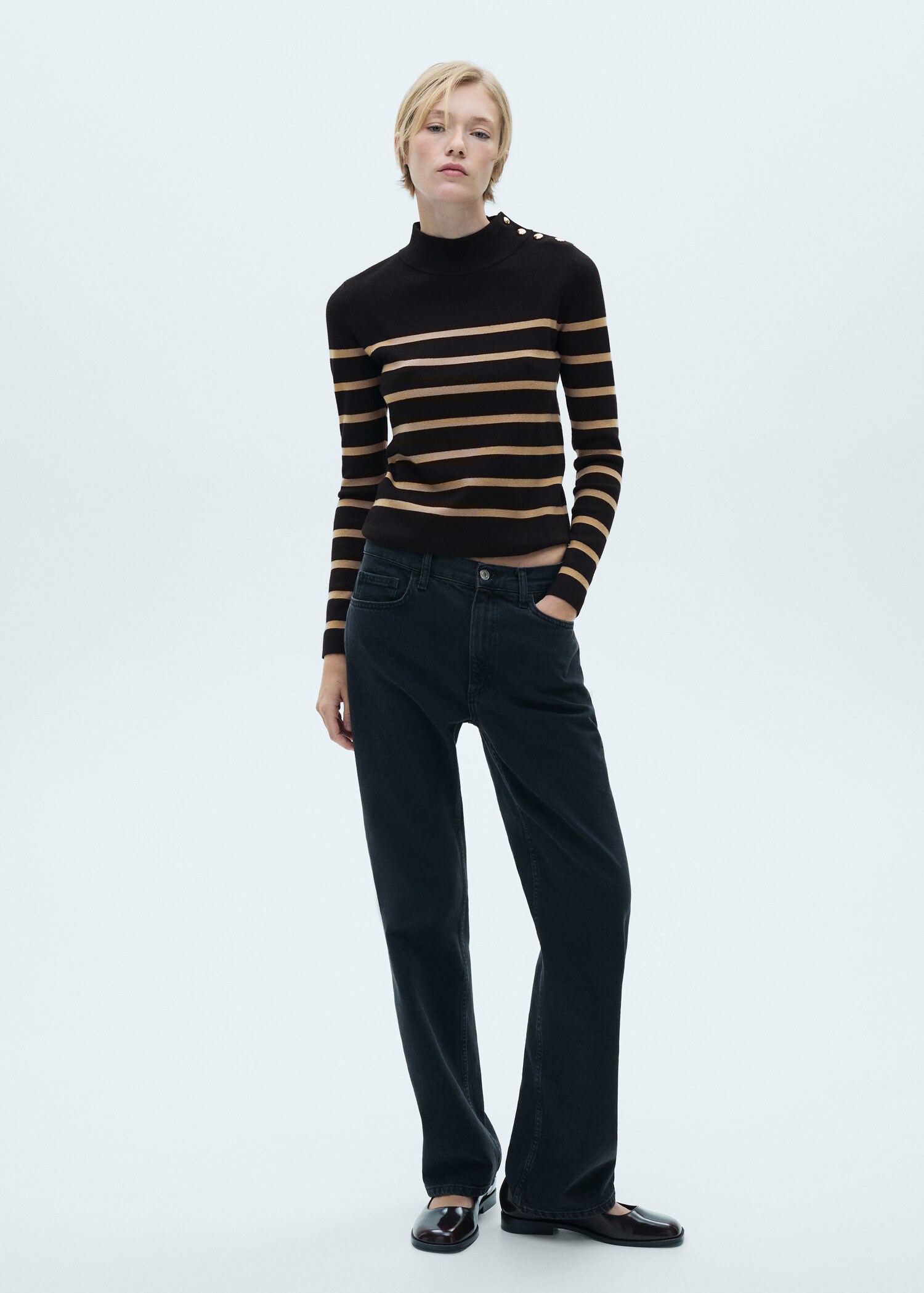 Sweater with shoulder buttons - General plane