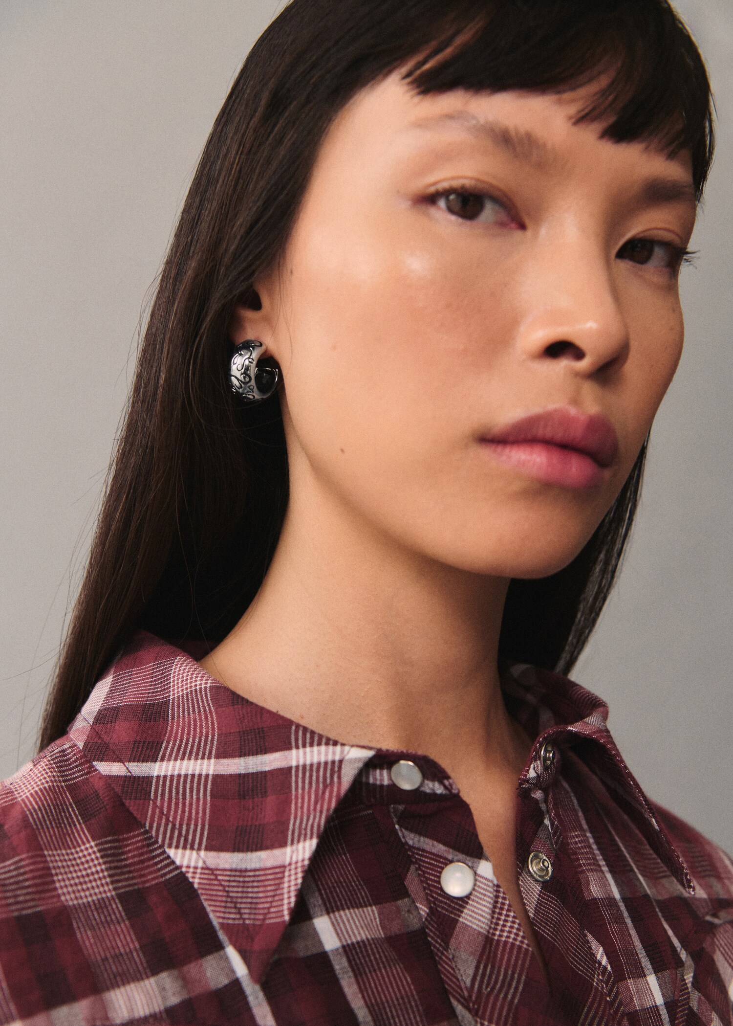 Textured hoop earrings - General plane