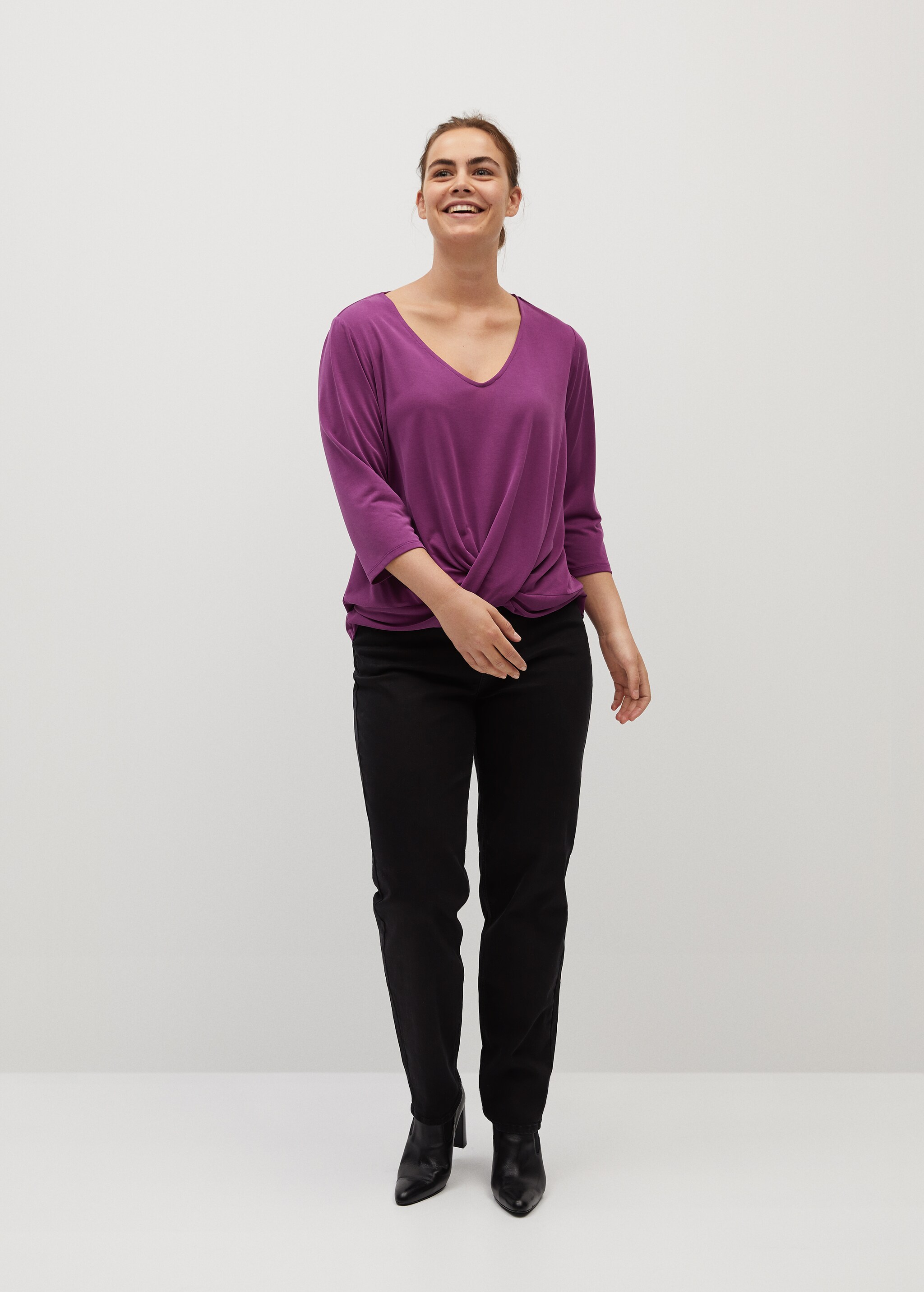 Camiseta modal nudo - Plano general