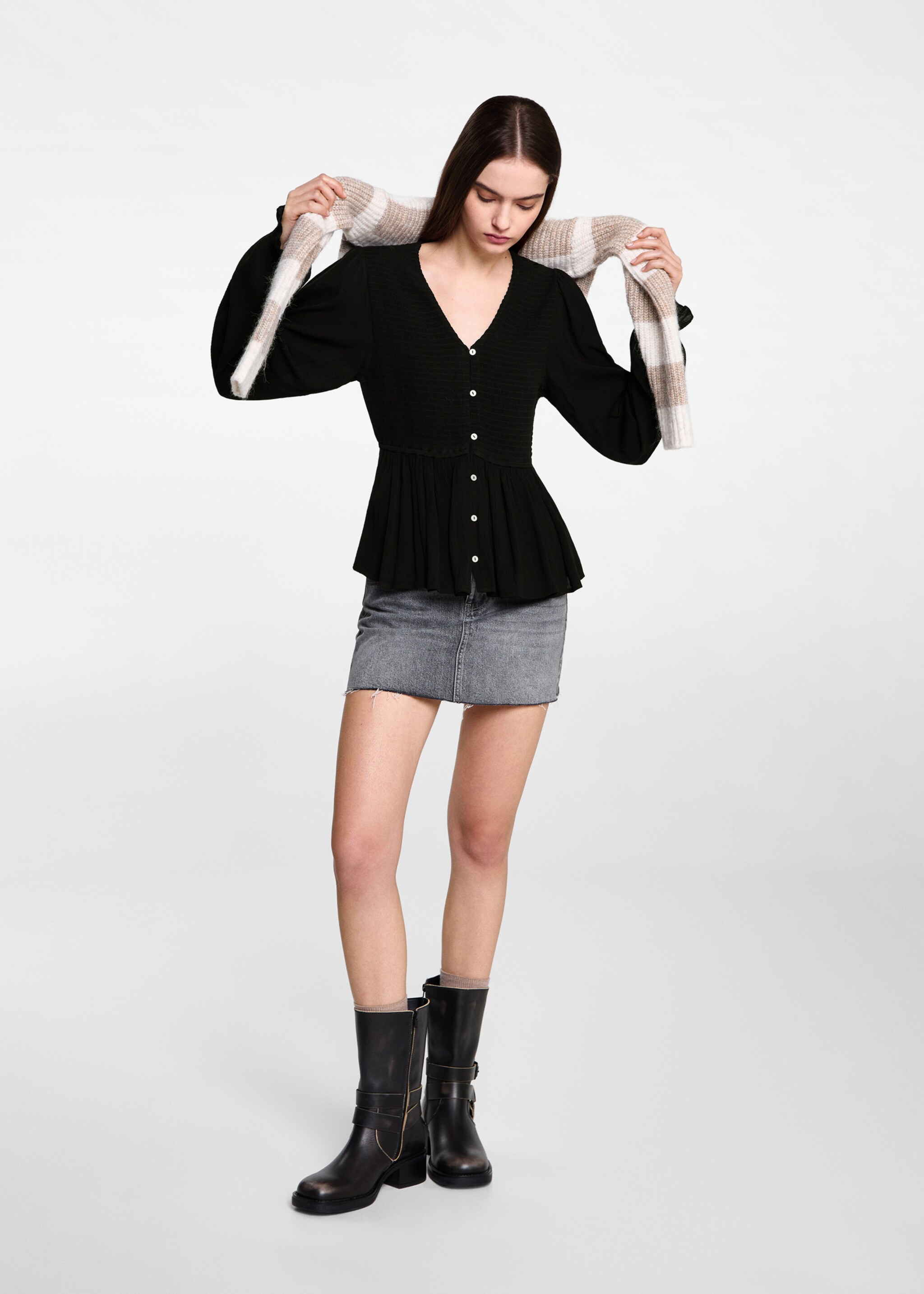 Fließende Bluse mit Raff-Details - Allgemeine Ansicht, Schwarz. Ref: 77047672-00.