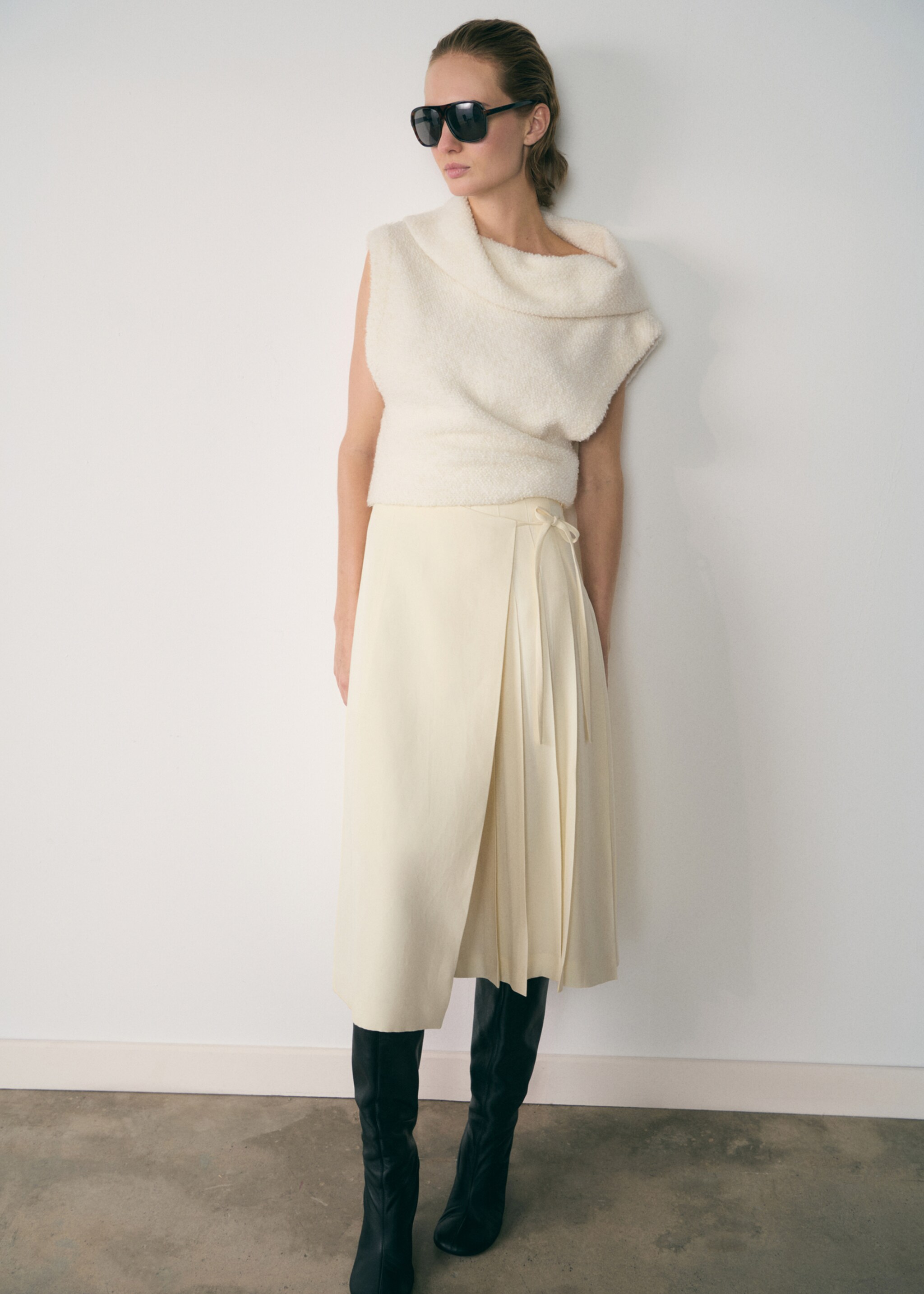 Turtleneck knit top - General plane, White. Ref: 77047712-00.