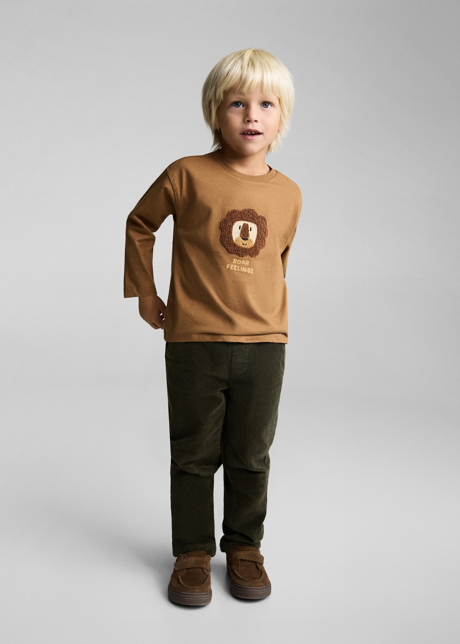 T-Shirt mit Löwenprint - Allgemeine Ansicht