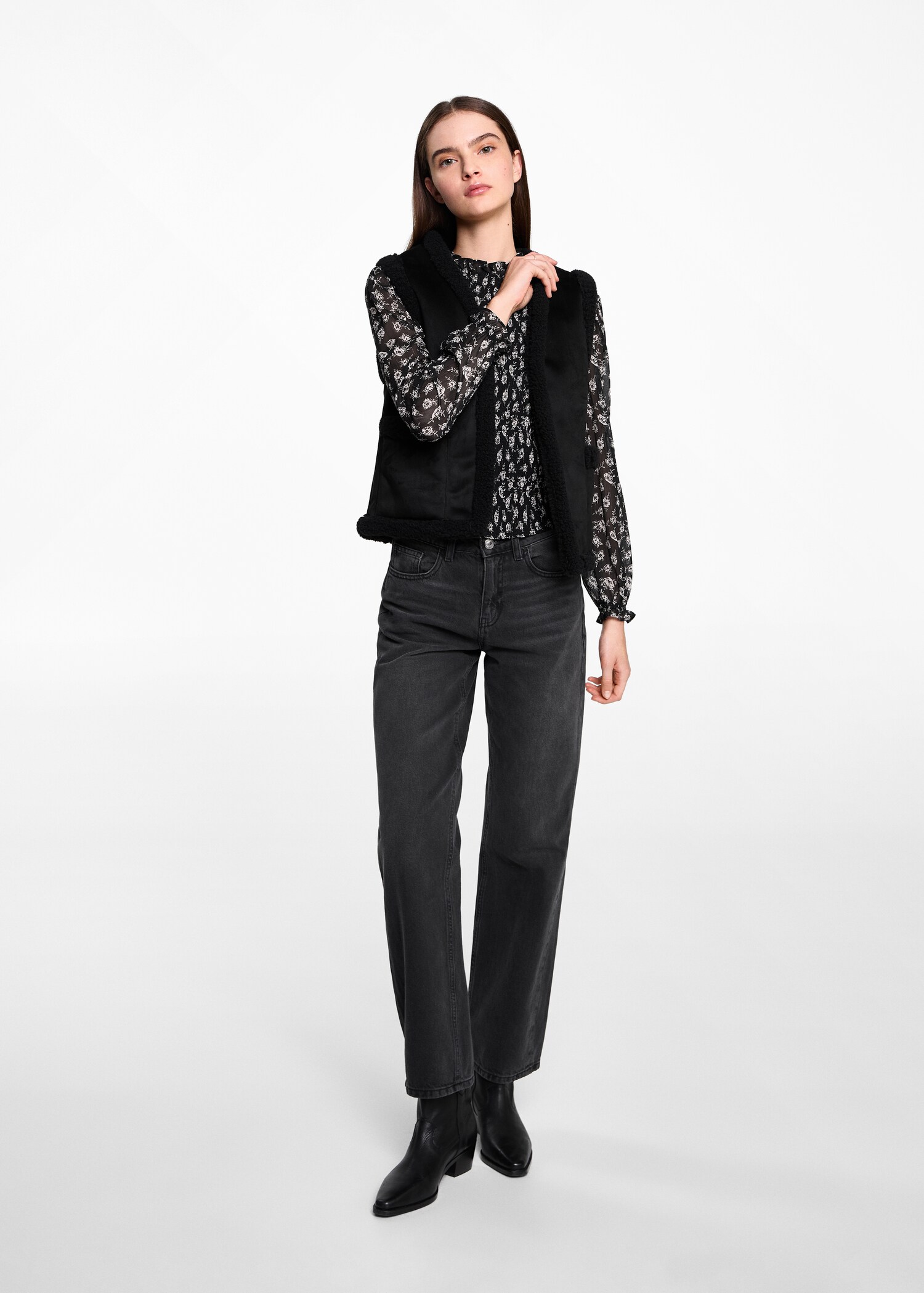 Combined shearling-effect gilet - General plane