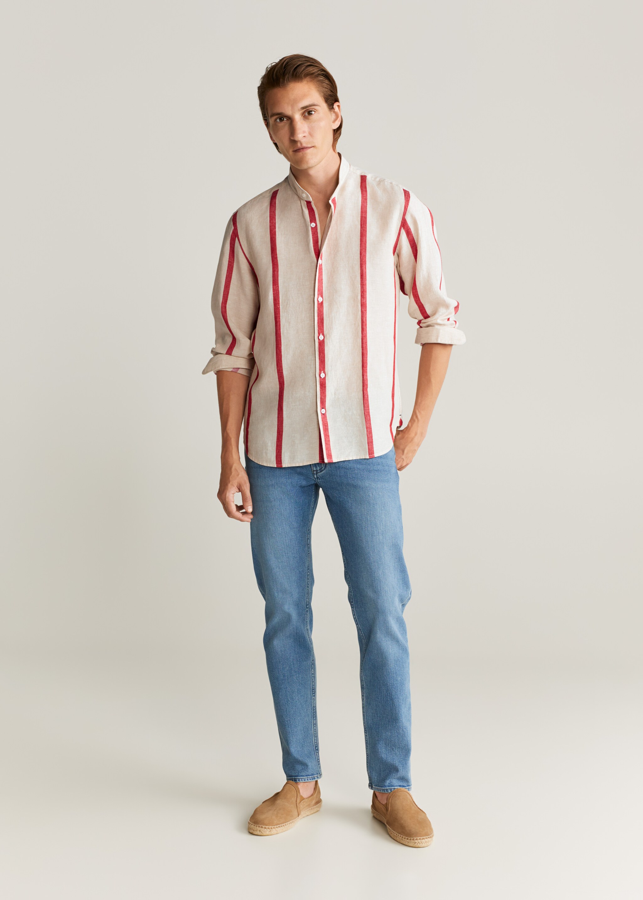 Camisa regular fit 100% lino - Plano general