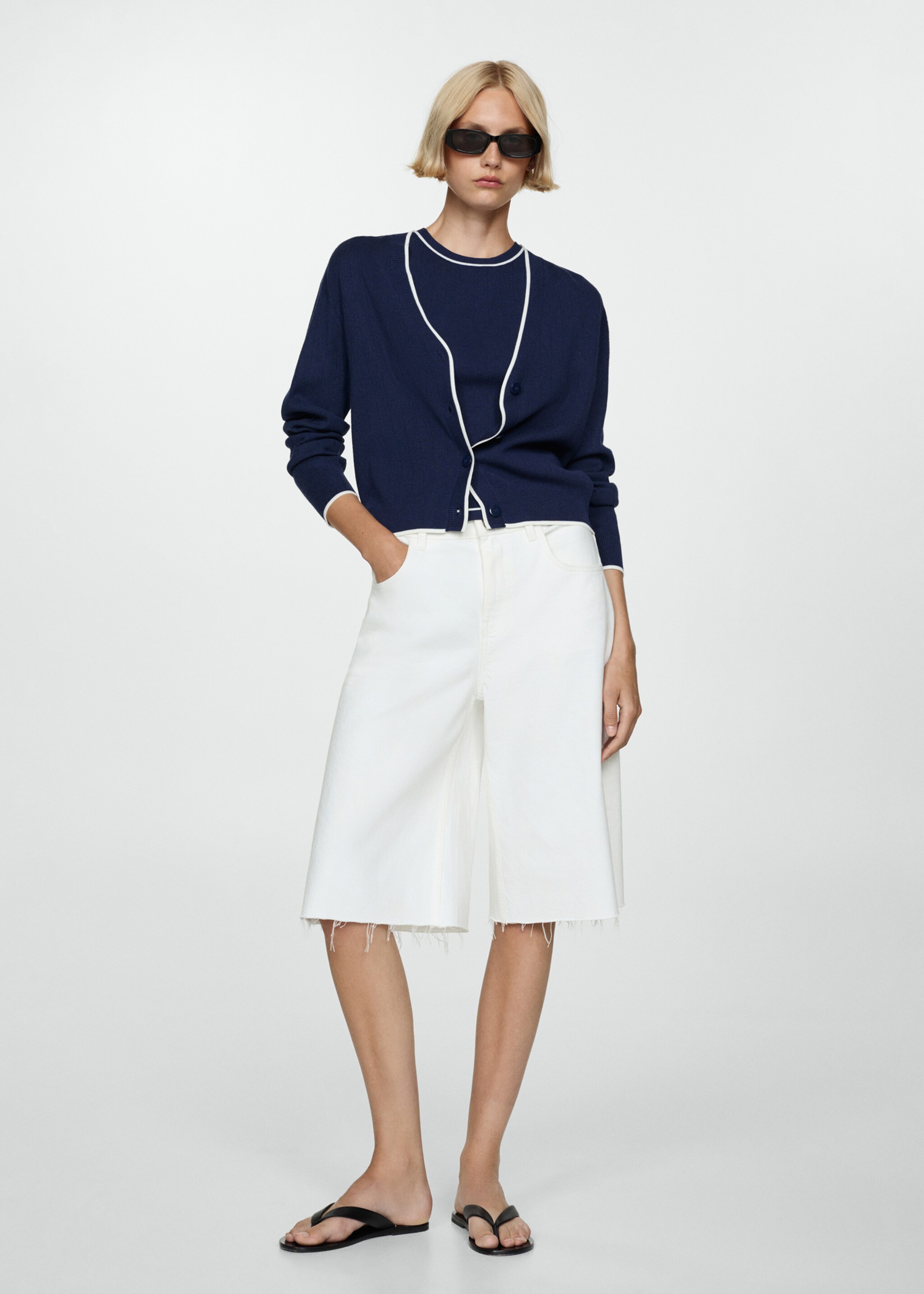 Cardigan mit Kontrastabschlüssen - Allgemeine Ansicht
